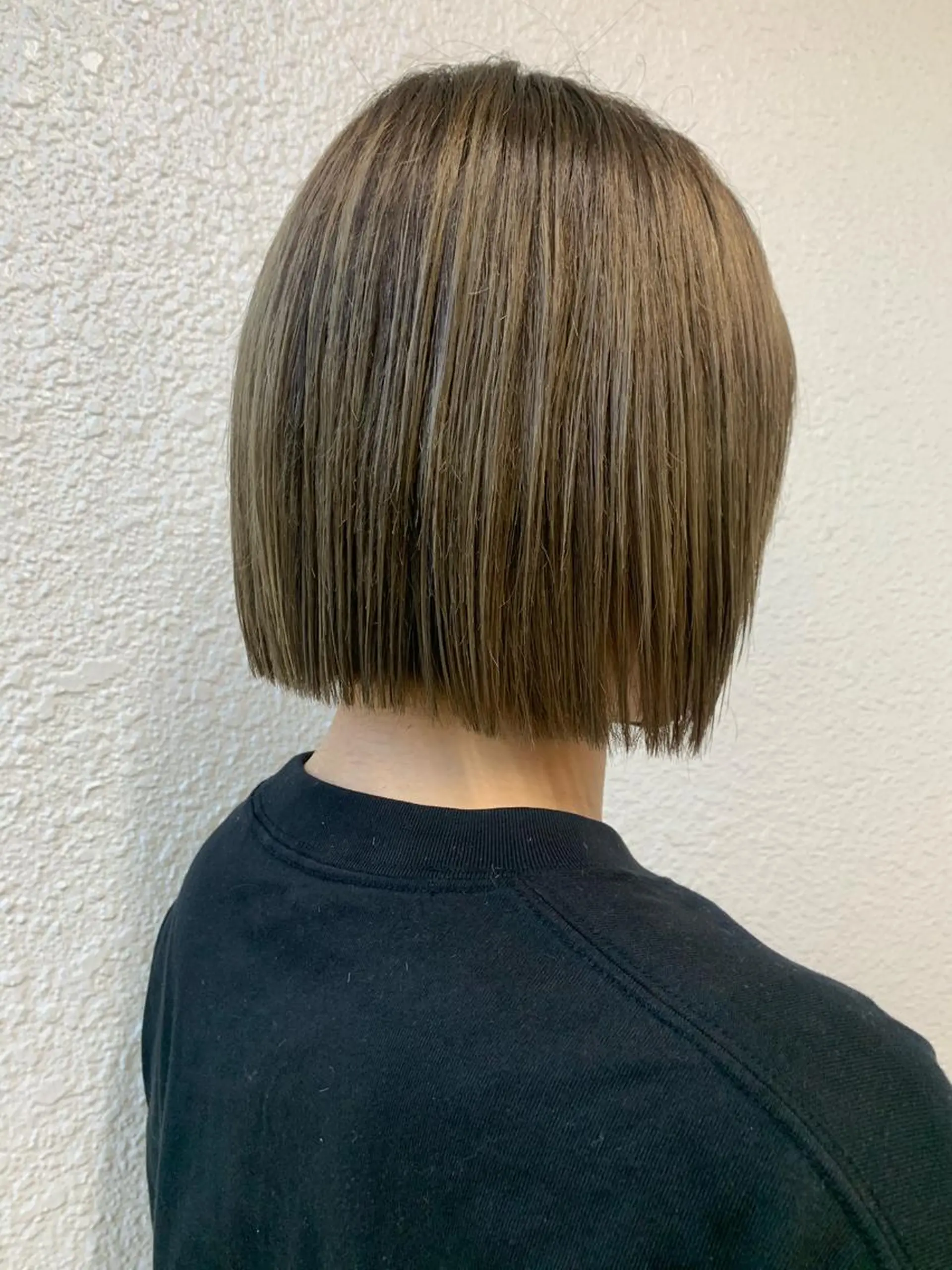 ショート ボブ 🧨ブリーチー×ボブ レイヤー💎じゅえるのヘアスタイル