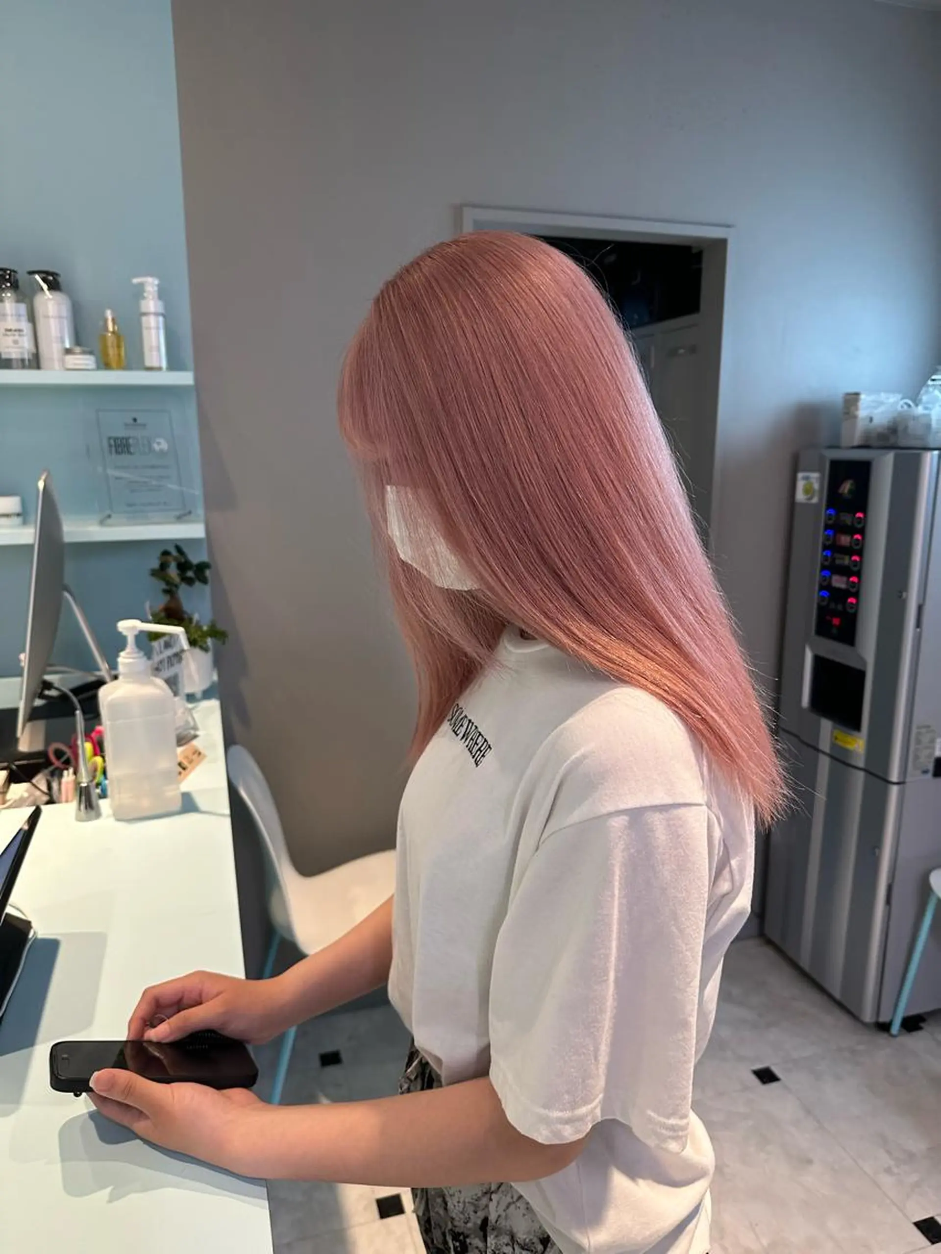 セミロング カラー 🪄池袋ハイトーン 🪄ブリーチカラーのヘアスタイル