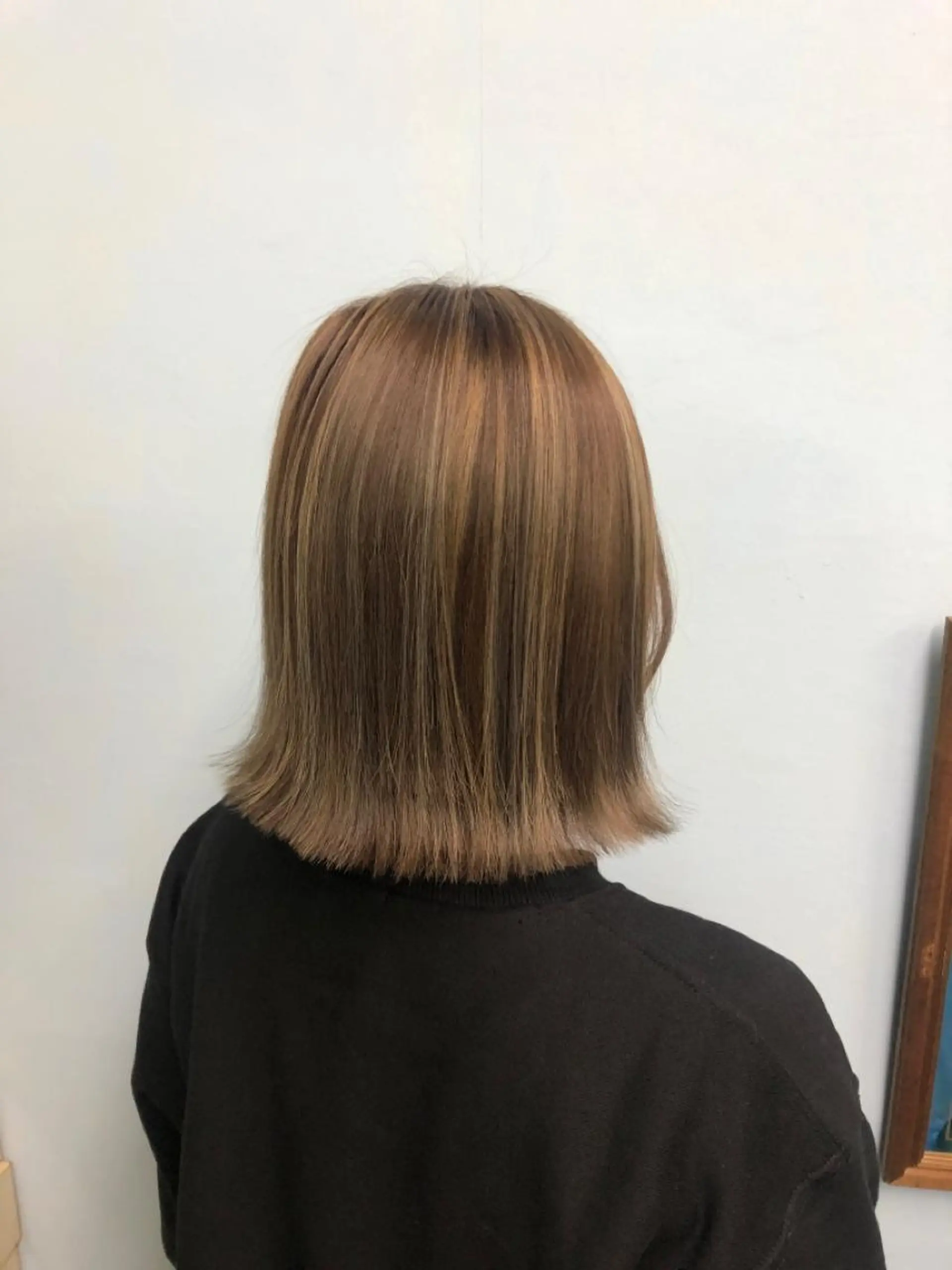 ミディアム 艶カラー🩵💛 NANAのヘアスタイル