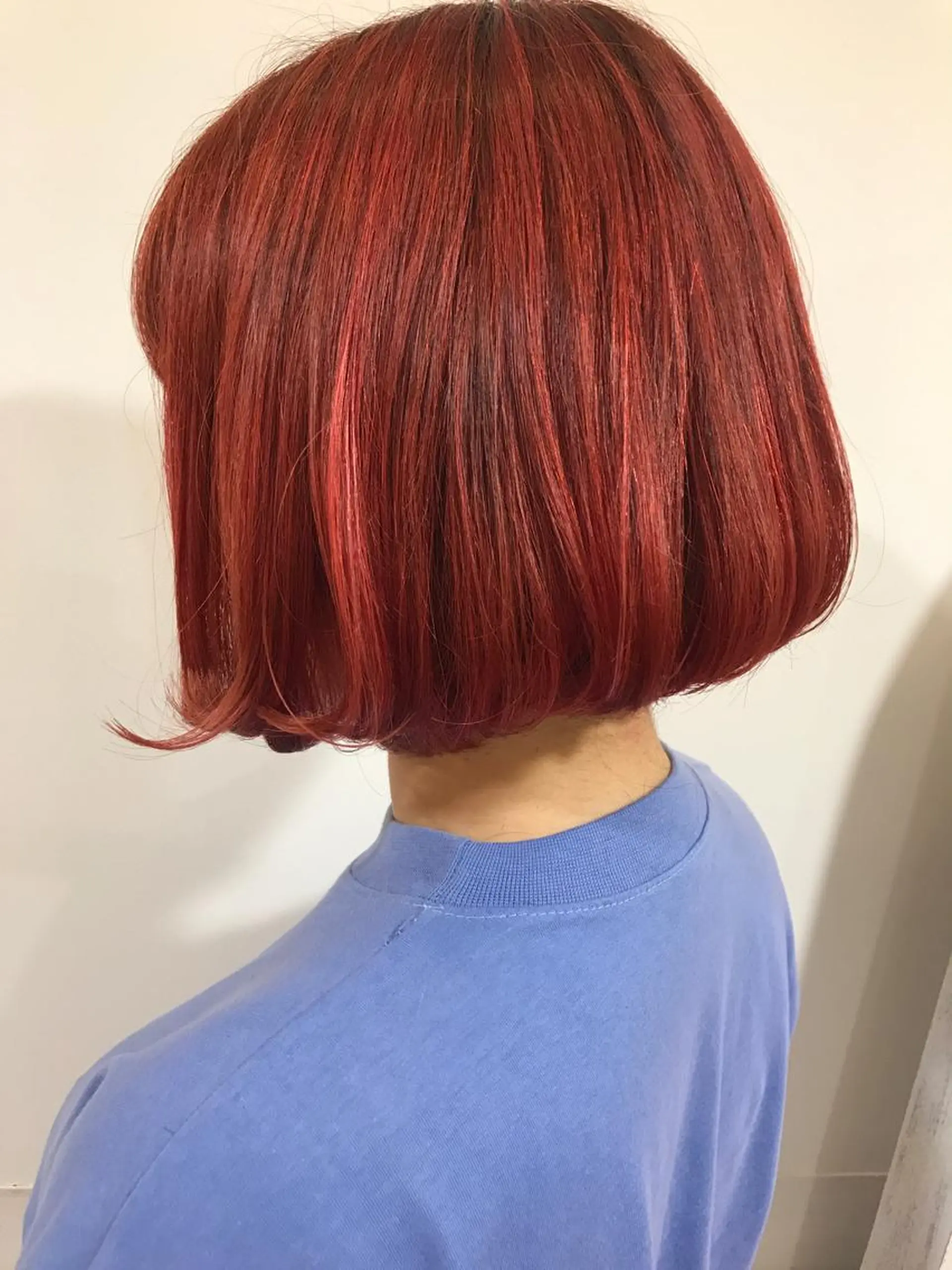 ショート カラー ブリーチ Eimi エイミのヘアスタイル