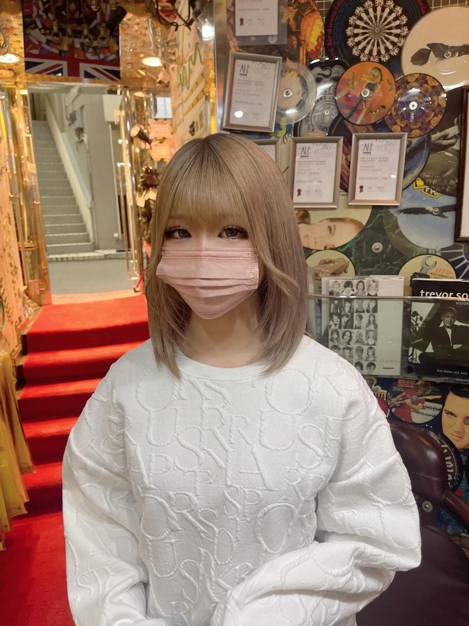 ミディアム カラー ヘアアレンジ グレージュ 🌈派手髪エクステ ブレイズ🌈ひろとのヘアスタイル