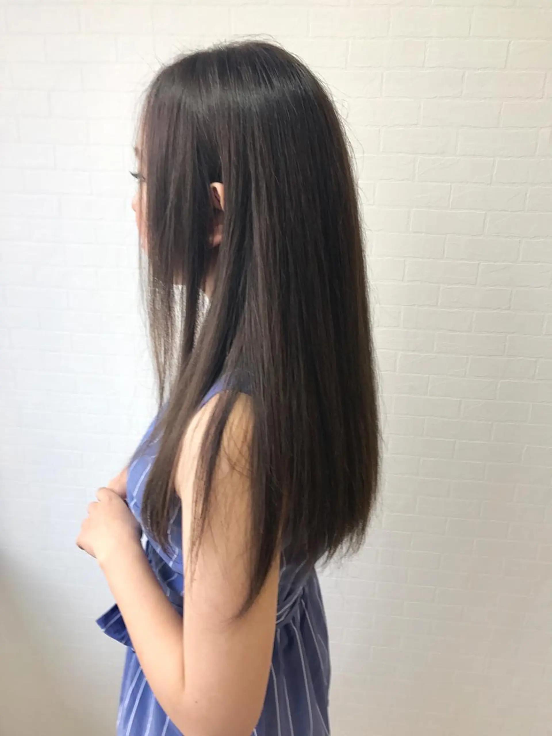 カラー ダークグレー カット ヘアカラー トリートメント 💜ツヤヘアケア🩷 サトウシュンスケのヘアスタイル