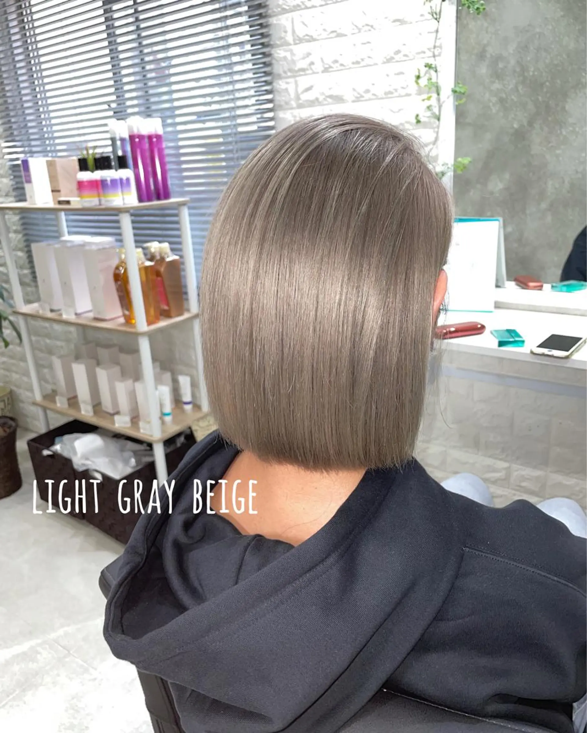 ショート カラー ブリーチ グレージュ ハイトーンカラー ヘアカラー トリートメント にしき さんのヘアスタイル