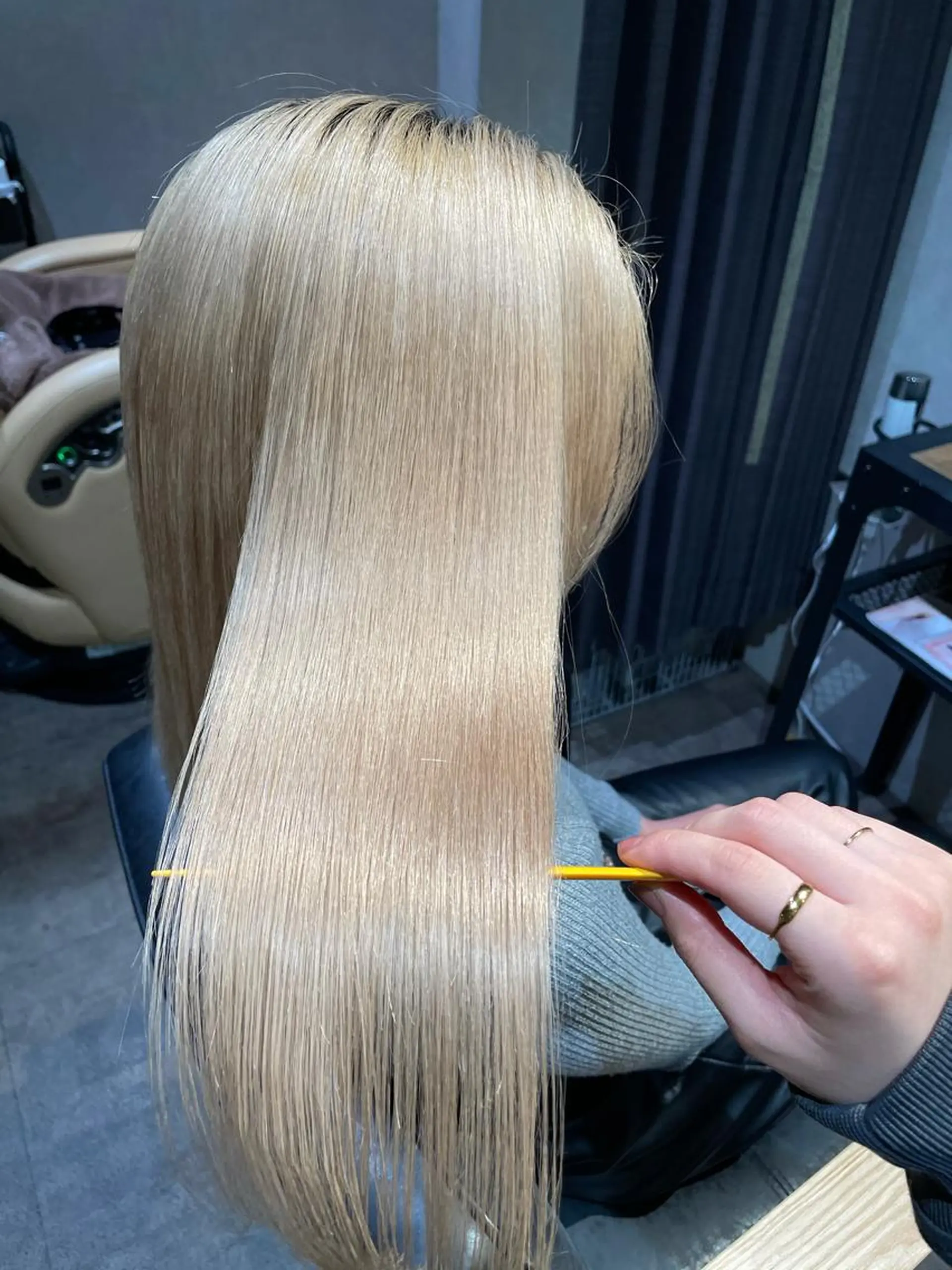 セミロング カラー 髪質改善 トリートメント ヘアカラー トリートメント ナチュラル透明感🌱 小山美樹子のヘアスタイル