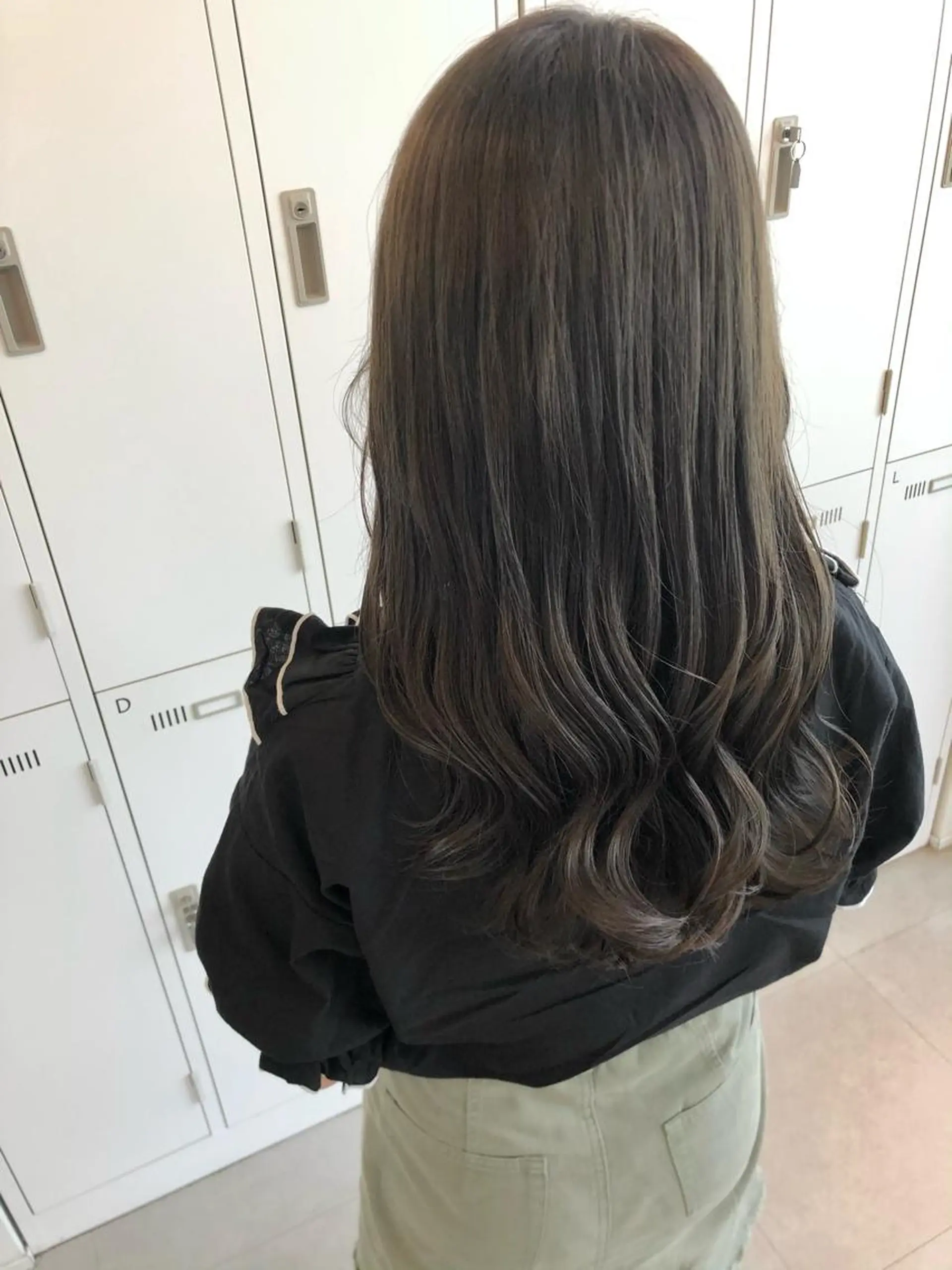 ロング カラー グレージュ Saori / さおりのヘアスタイル