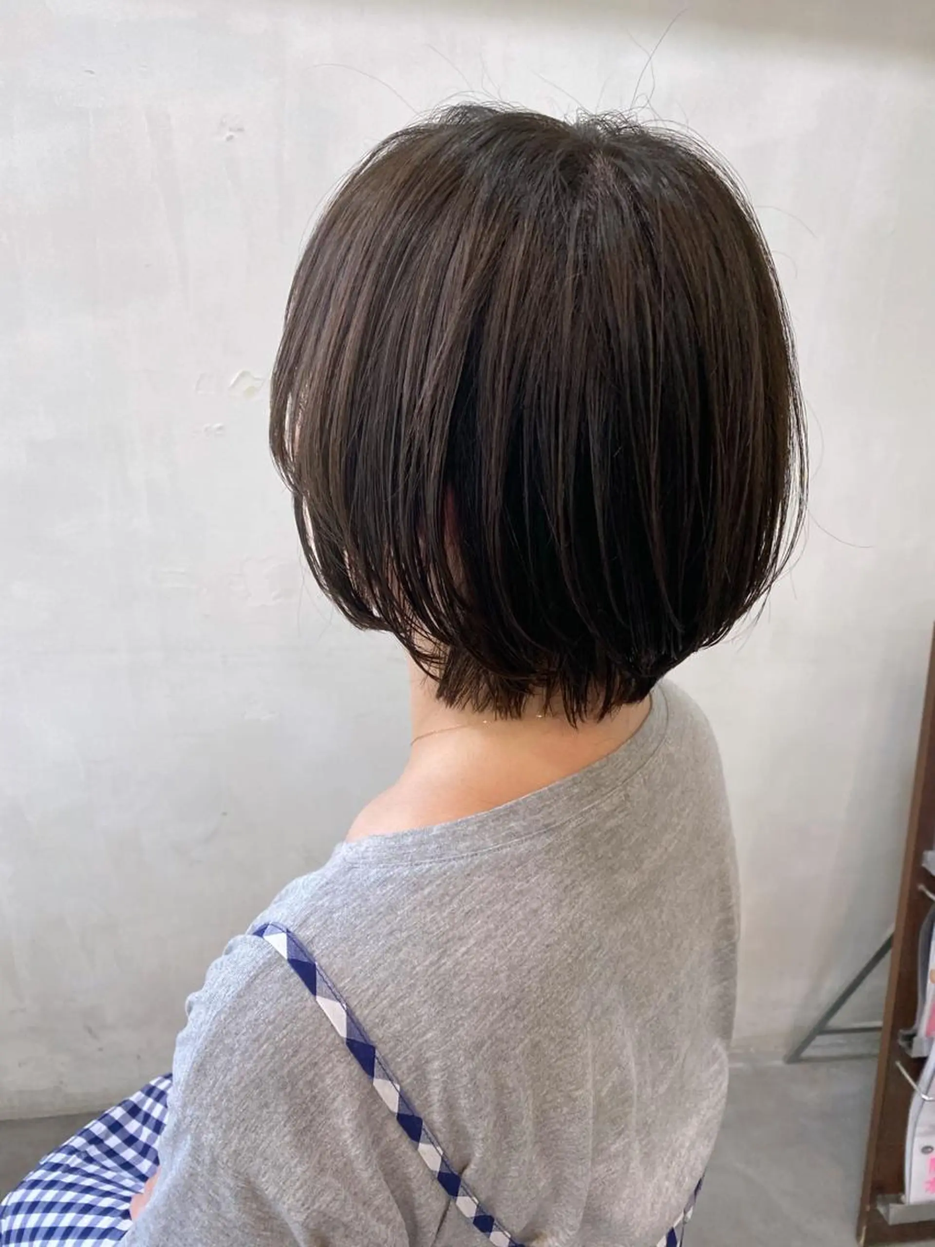 ショート カラー カット 進 詩織のヘアスタイル