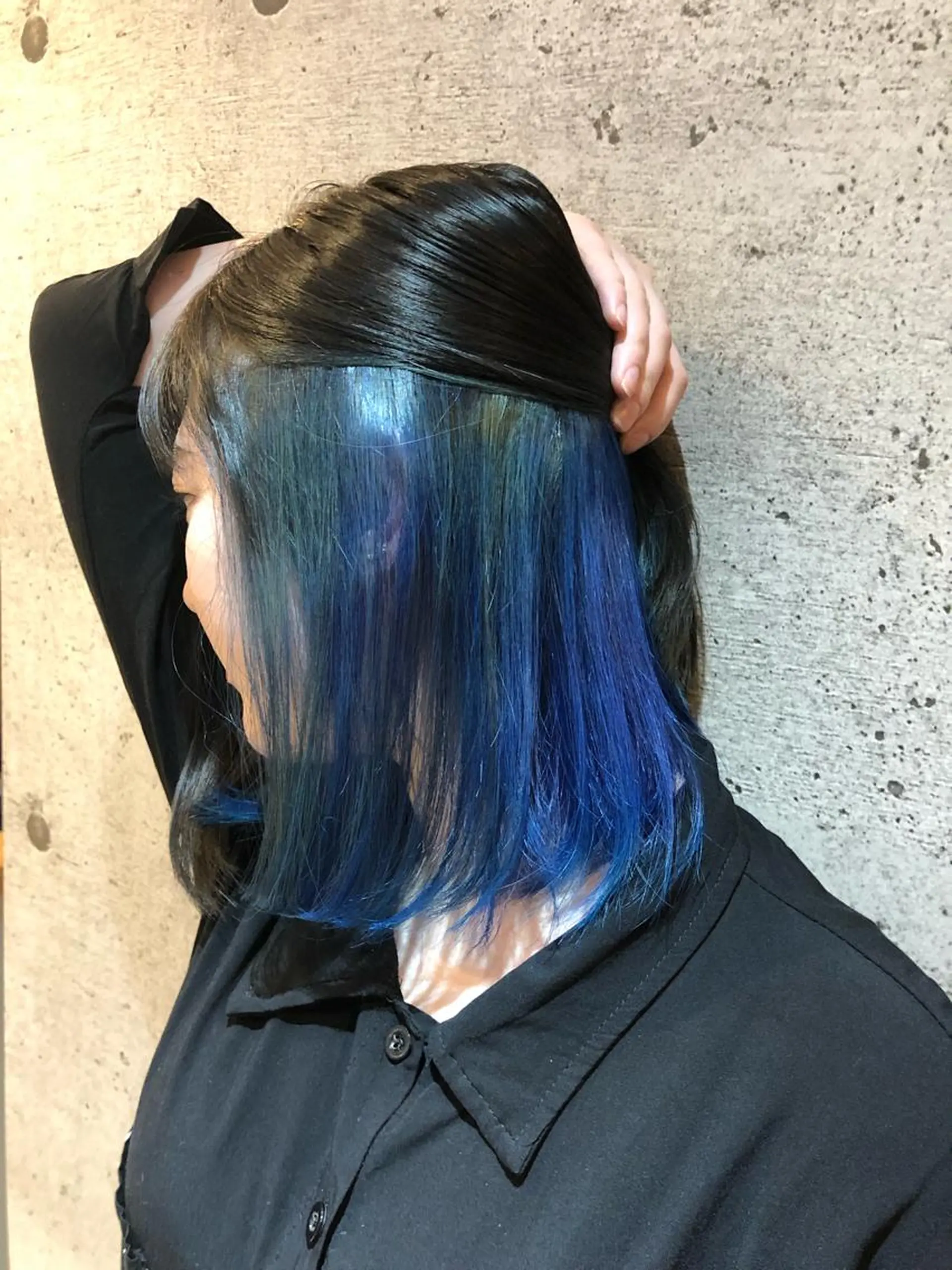 セミロング カラー アッシュ ブルーカラー インナーカラー カット ヘアカラー トリートメント 久保 敏之のヘアスタイル