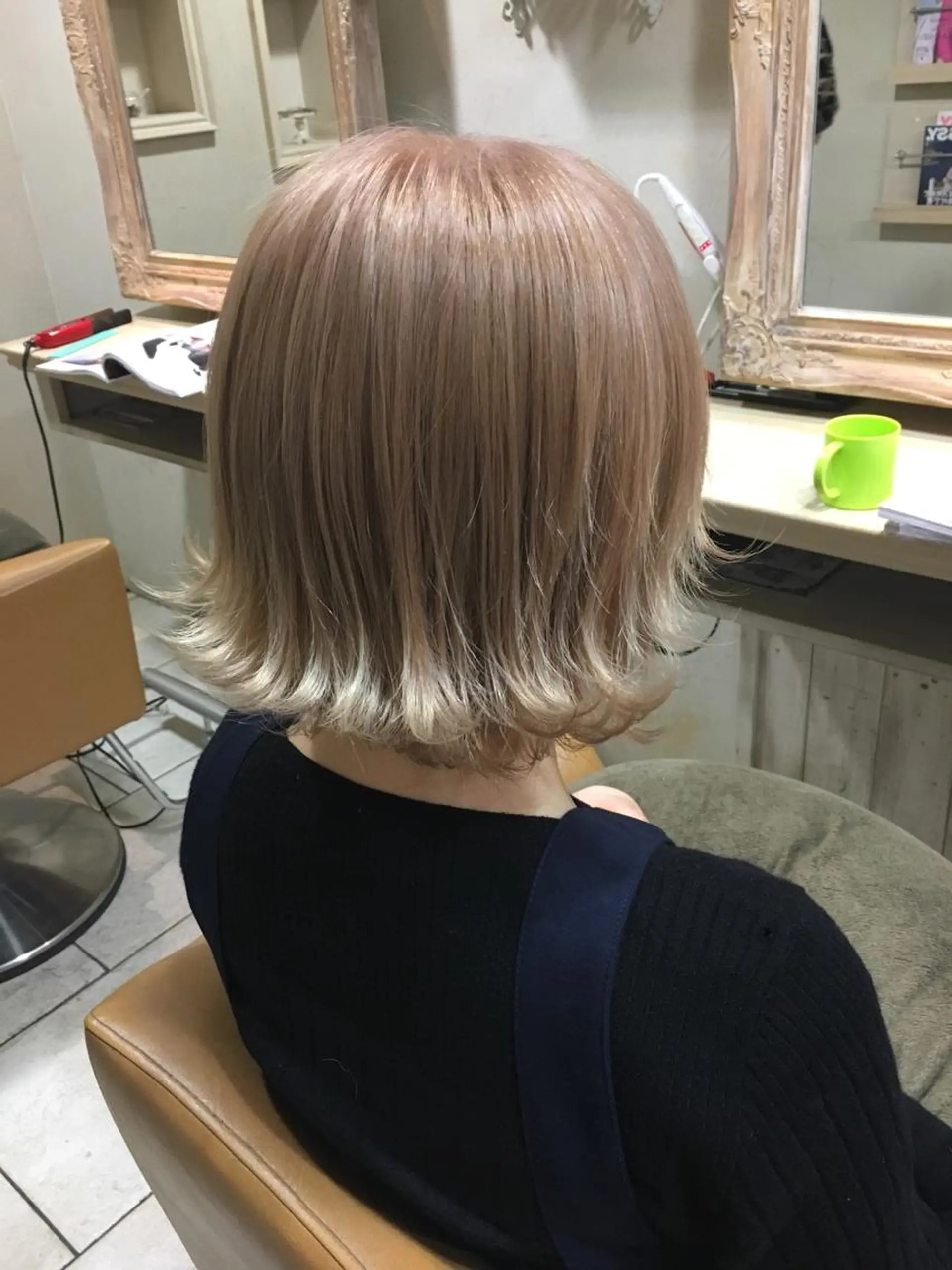 ショート カラー ベージュカラー 森 早希絵のヘアスタイル