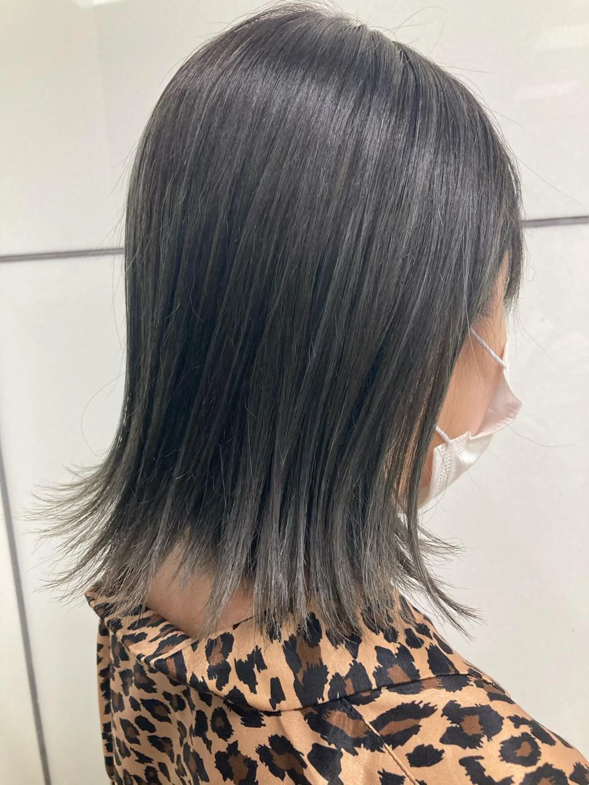 ミディアム カラー アッシュ 透明感カラー ダークグレー ハイライトカラー ハイライト 髪質改善/痛ませ ないカラー/西村航大のヘアスタイル