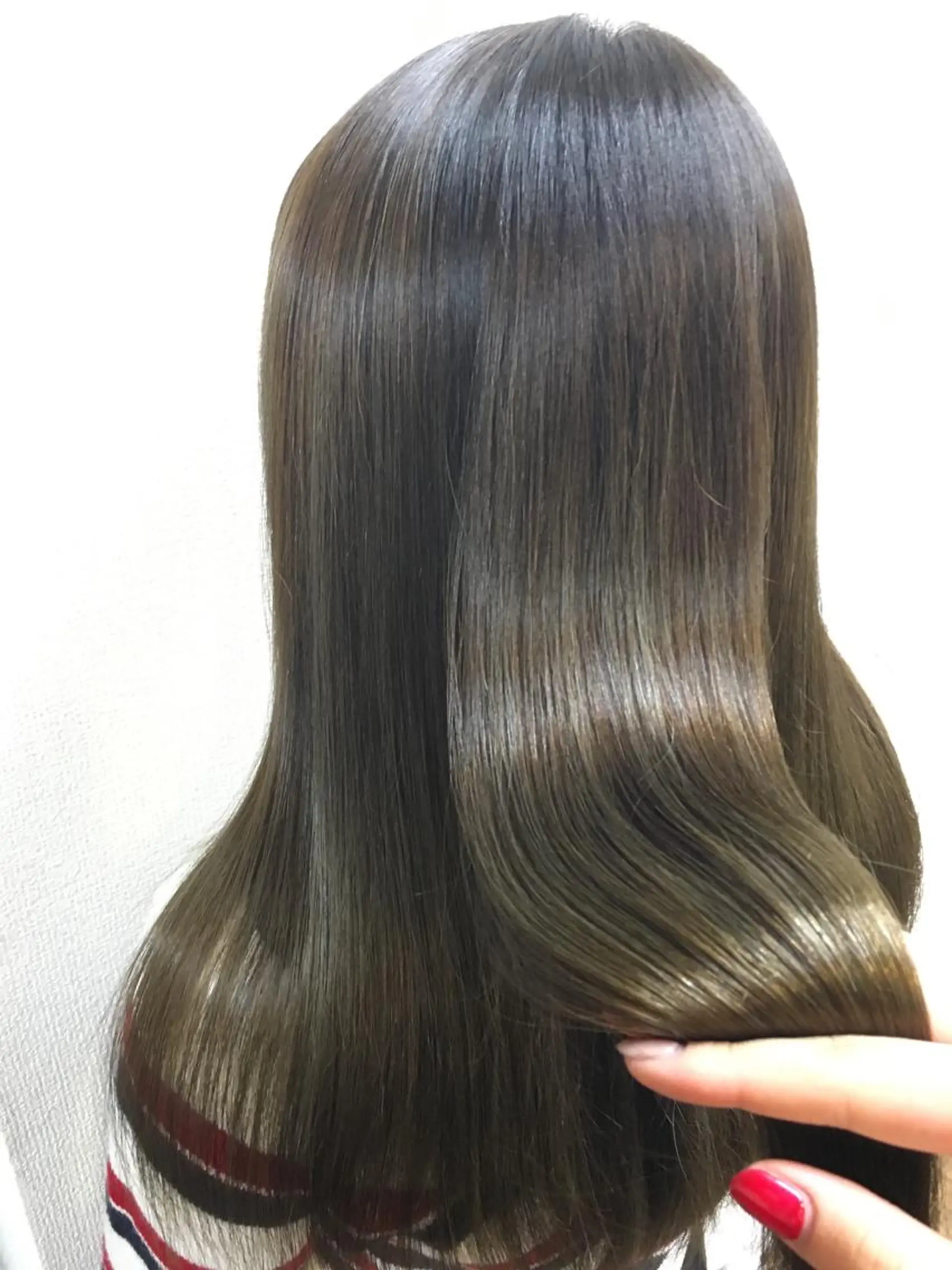 セミロング カラー SHIORI💜口コ ミNo.1艶カラーのヘアスタイル