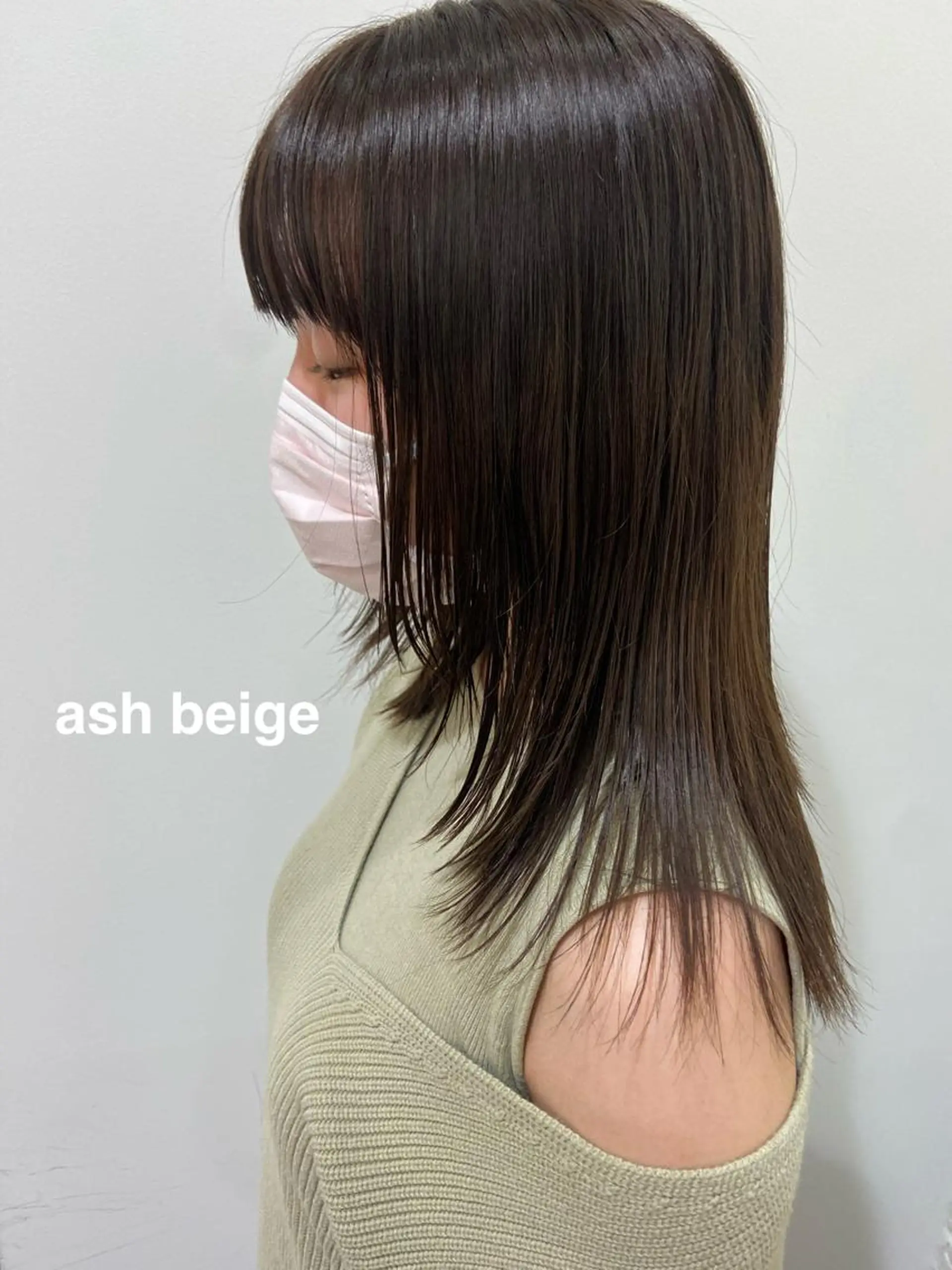 セミロング カラー merc.🌿💚 八幡真衣のヘアスタイル