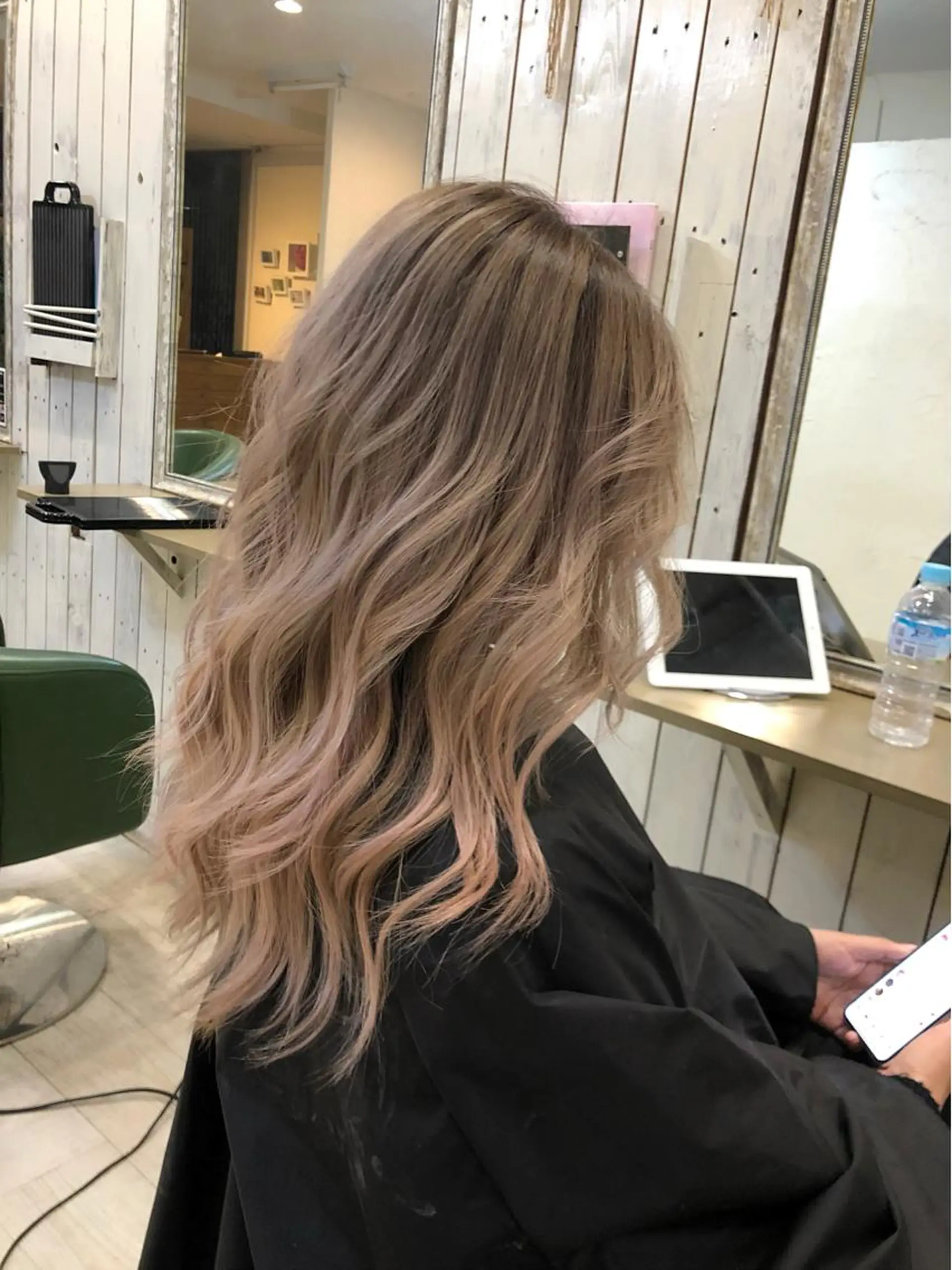 セミロング カット ヘアカラー 韓国レイヤー外国人風 透明感カラー髪質改善のヘアスタイル