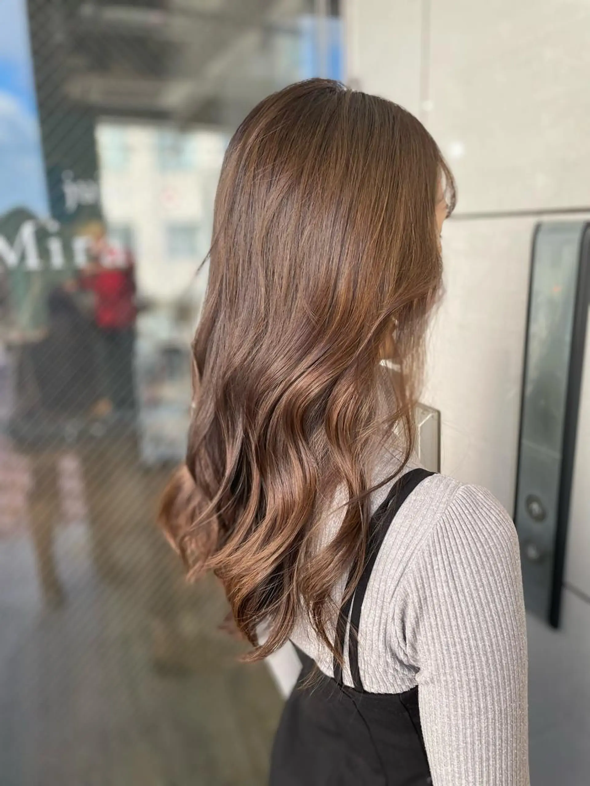 カラー 坂野 結子のヘアスタイル