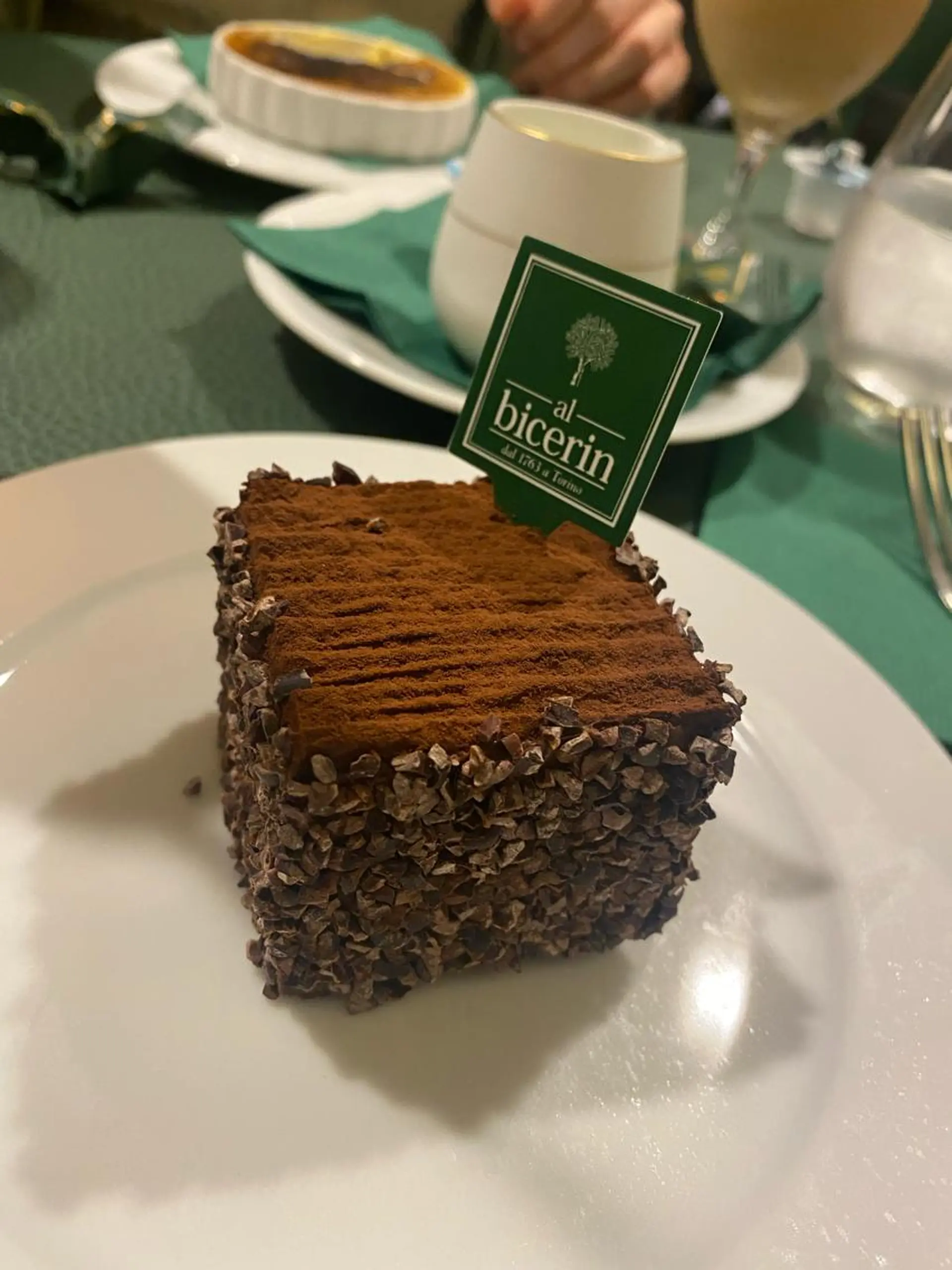 ショート ネイル マツエク・マツパ アイブロウ 小倉 麻由のエステ・リラクイメージ