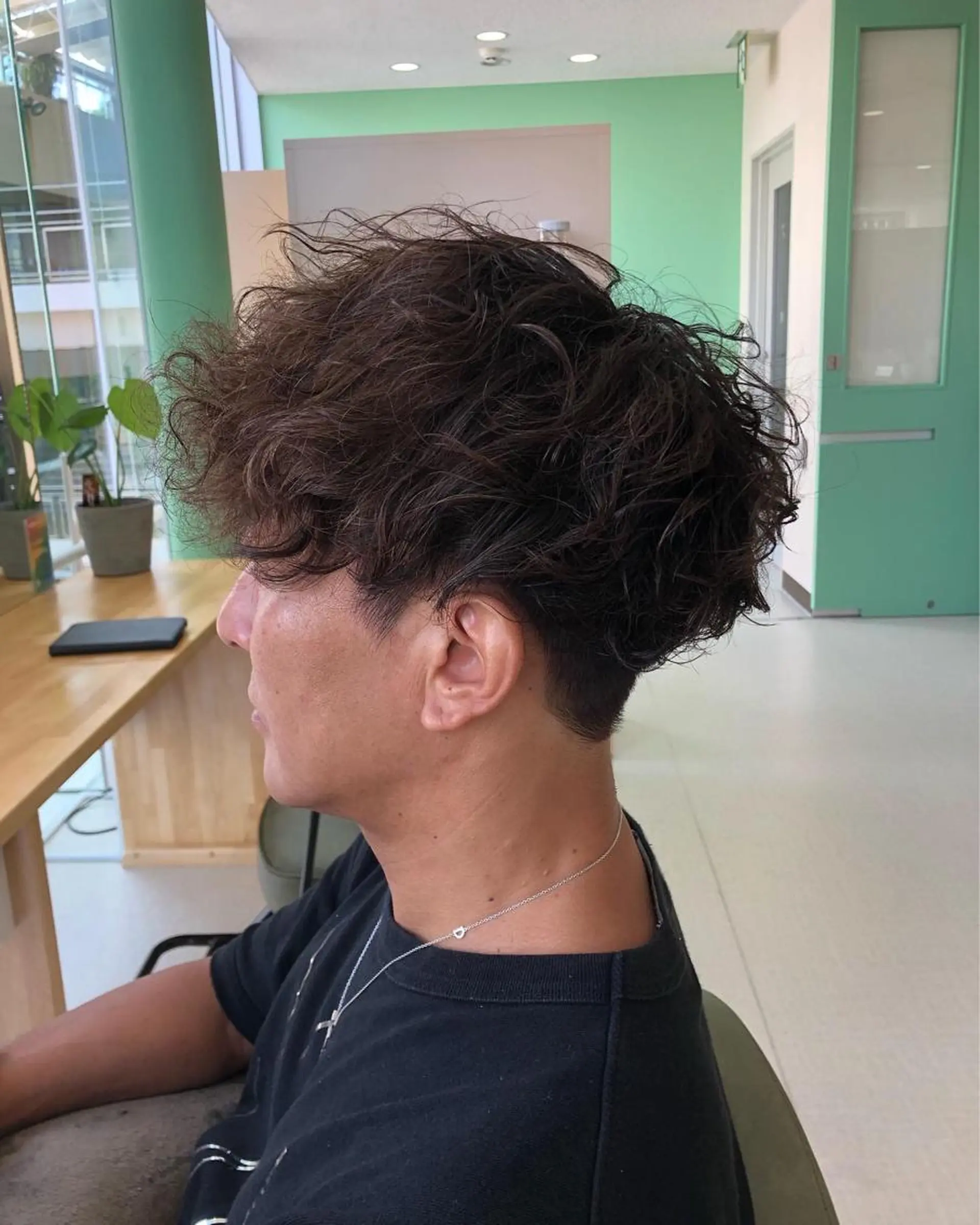 ショート パーマ メンズ 【メンズ特化】波巻き ツイスト、スパイラルのヘアスタイル