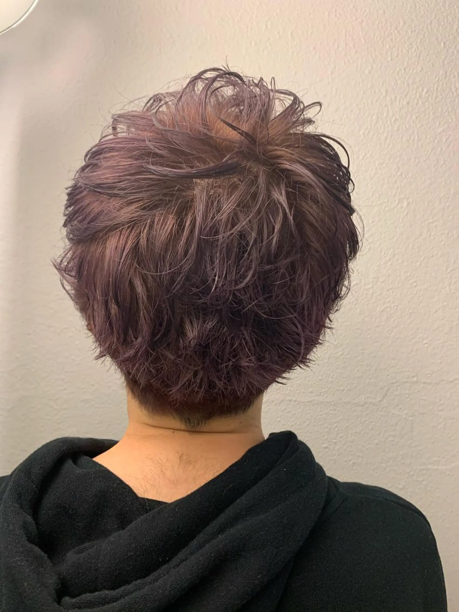 ミディアム カラー メンズ ラベンダーカラー ラベンダーピンク ピンクカラー ひらお あおとのヘアスタイル