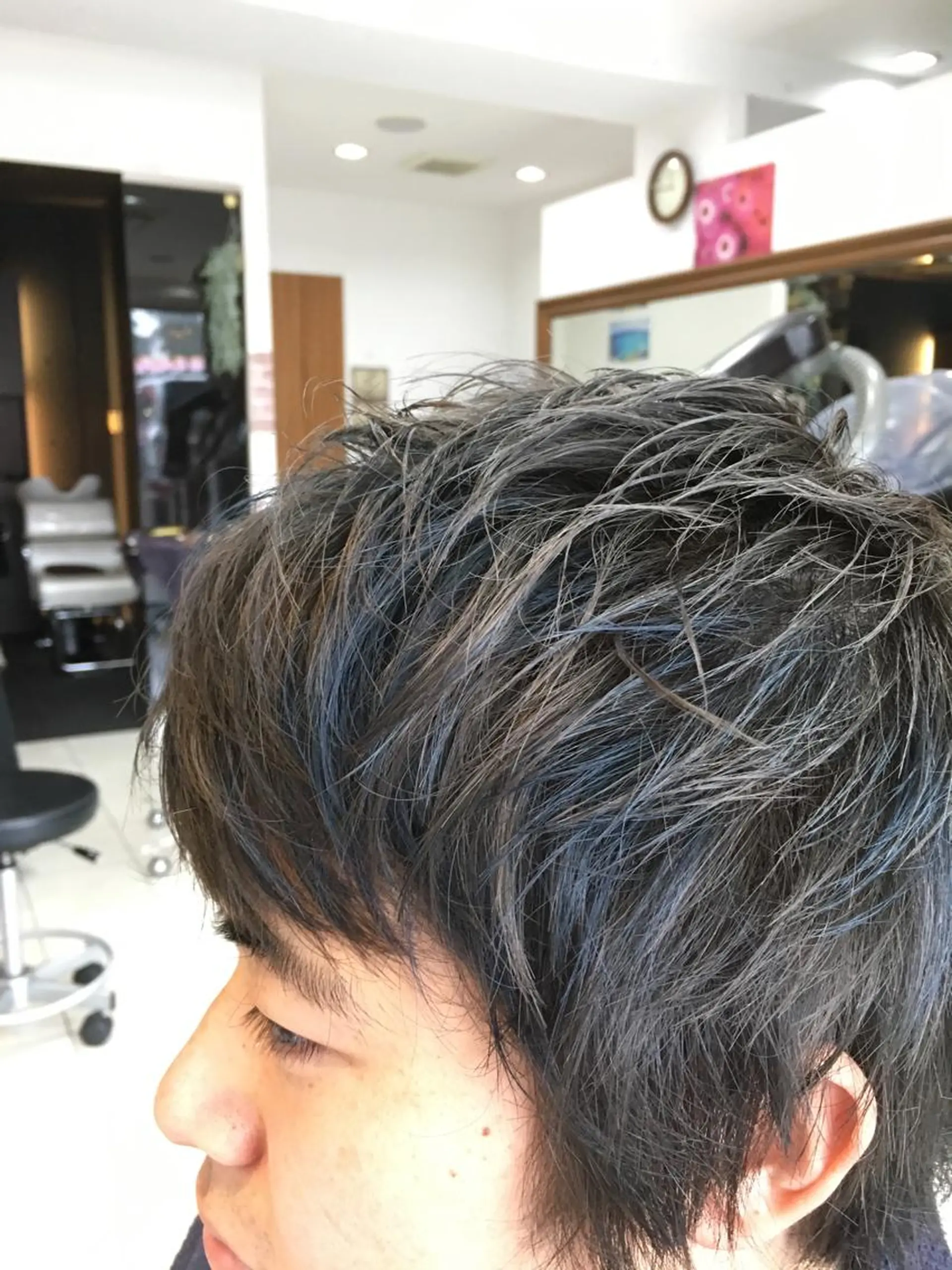 ショート カラー メンズ 縮毛矯正 トリートメント 白髪ぼかしハイライト 柳川拓哉のヘアスタイル