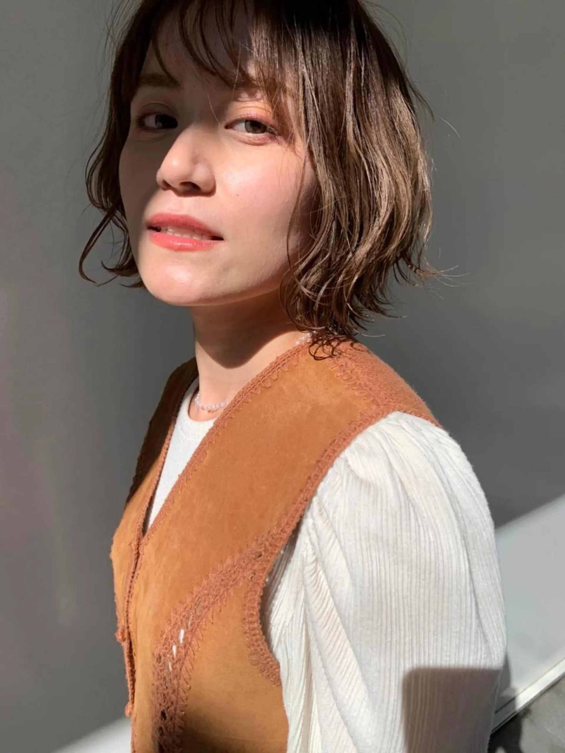 ミディアム パーマ カラー ミディアムパーマ ダブルカラー グラデーションカラー ハイライトカラー イルミナカラー CEINE PATHのヘアスタイル