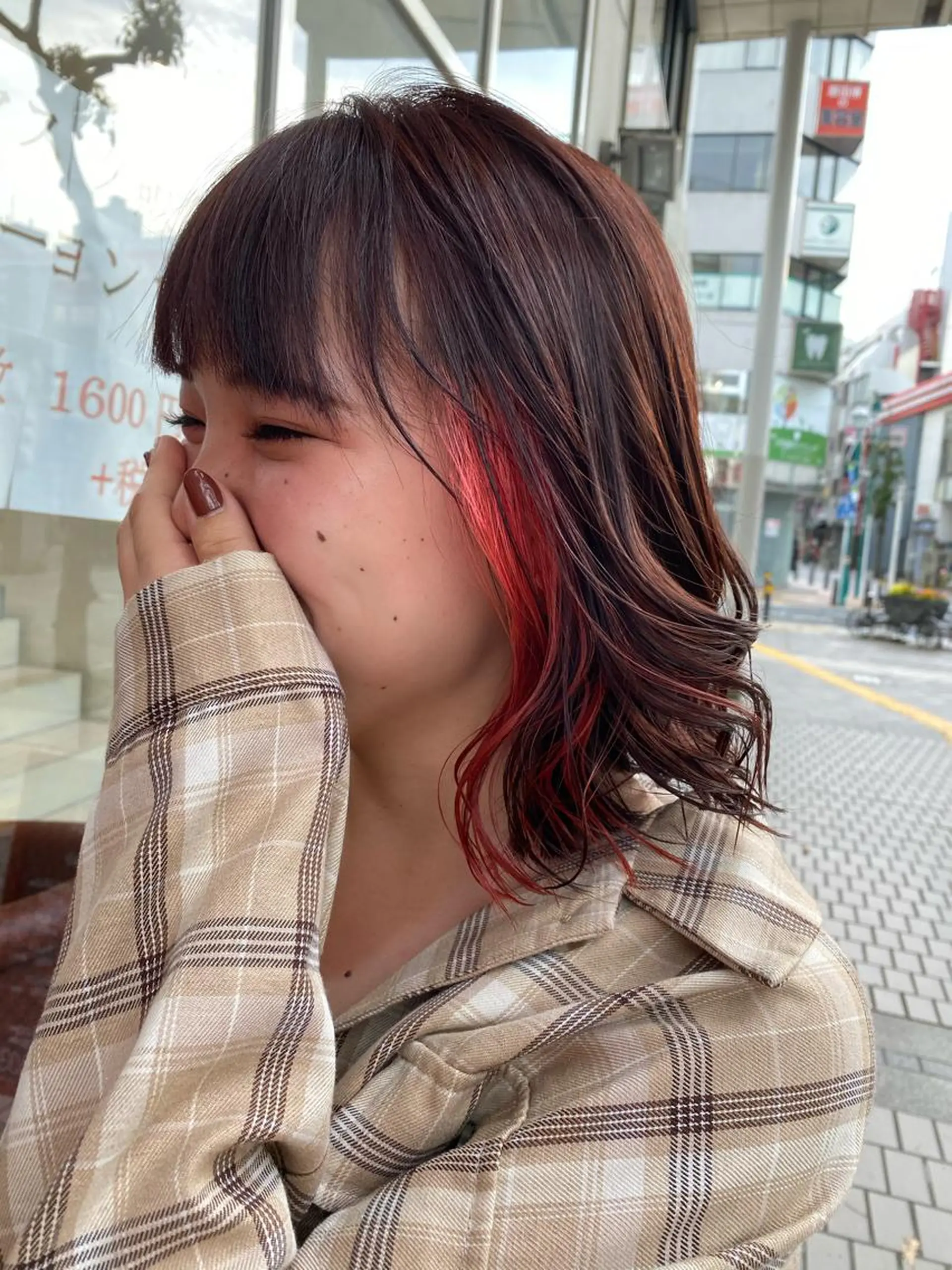 ショート カラー イヤリングカラー デザインカラー✨新倉 佑奈のヘアスタイル