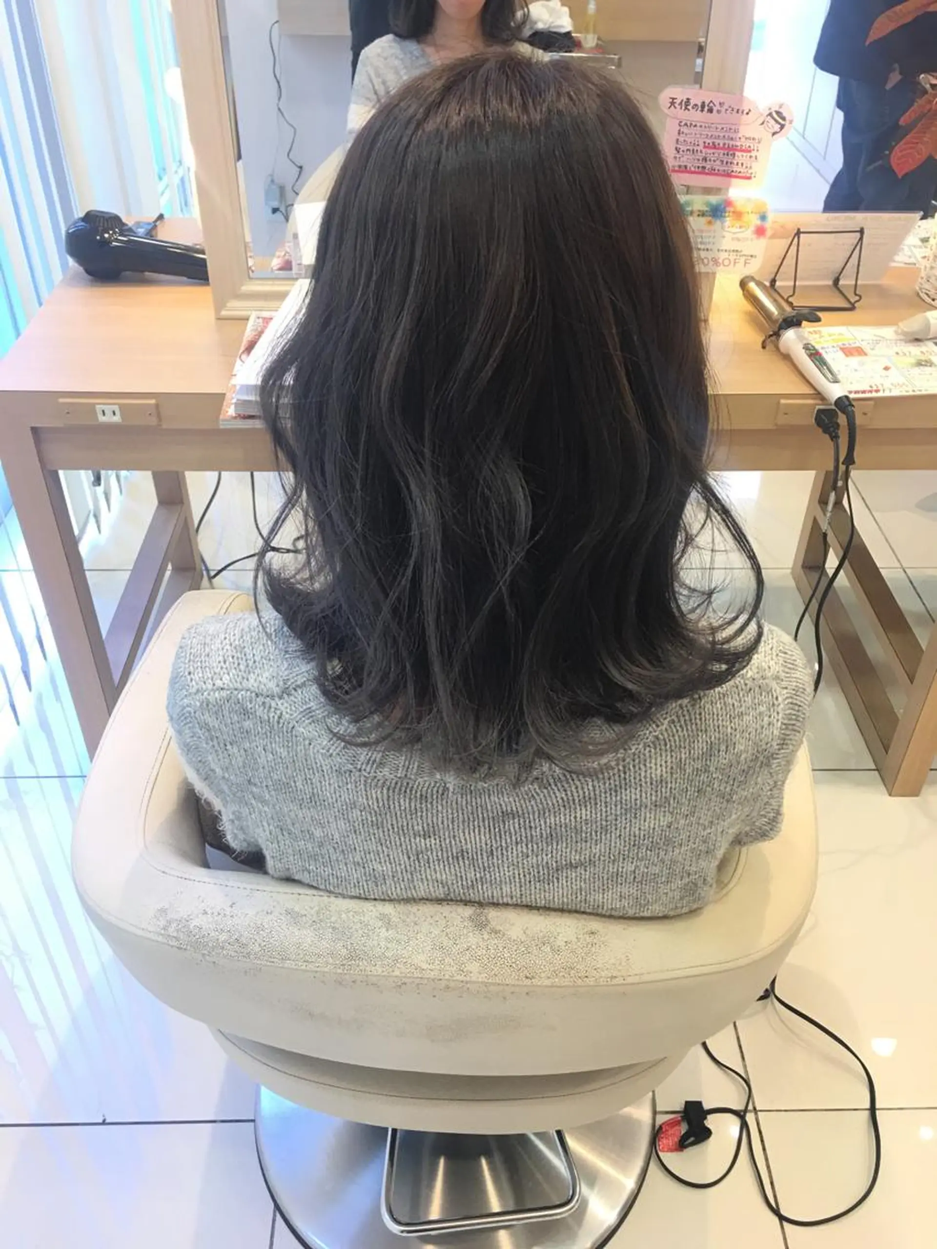 ミディアム カラー ハイライトカラー ラベンダーカラー ラベンダーグレー ハイライト 小田原NO1 美容師 飯田飛翔のヘアスタイル