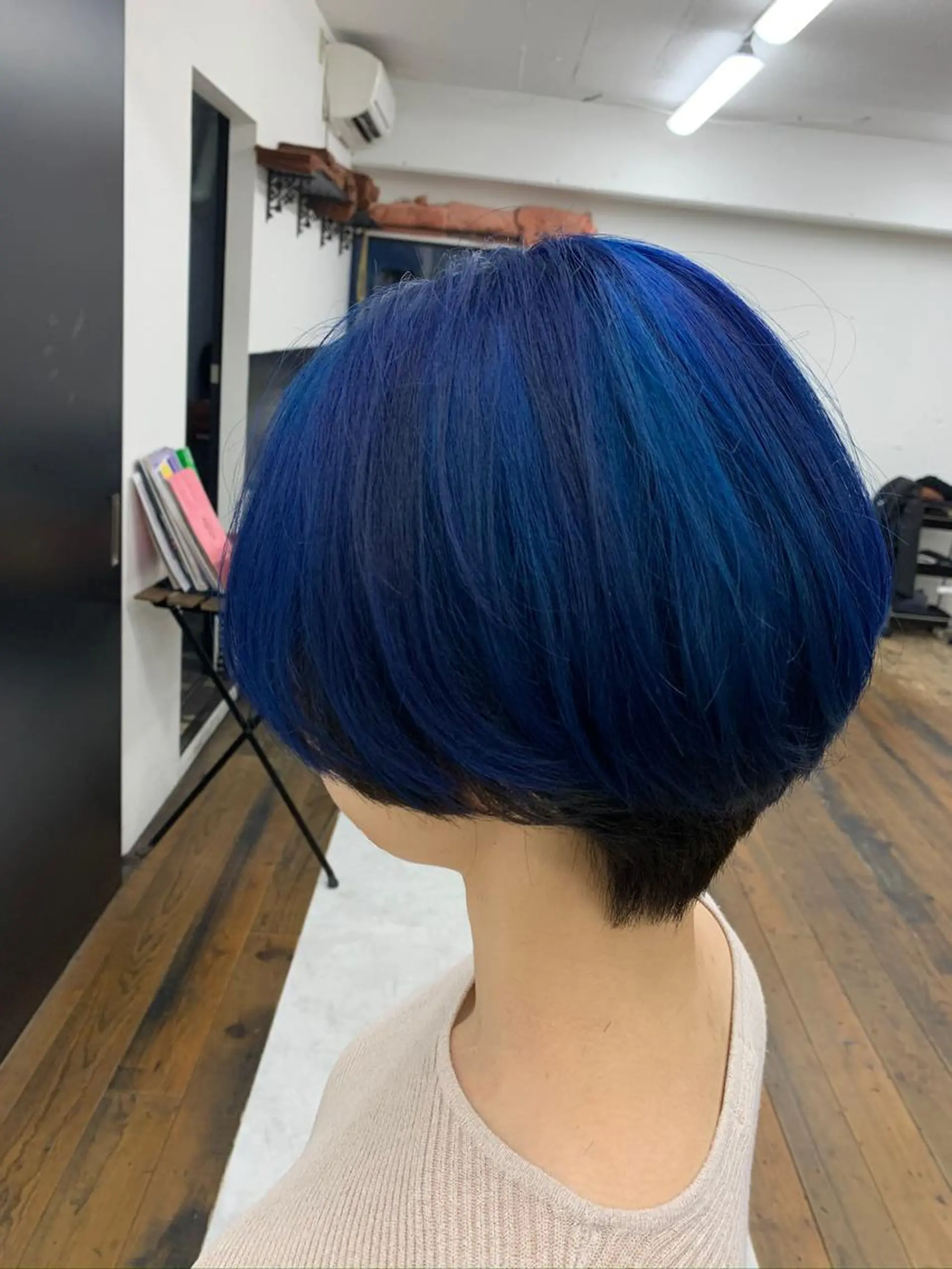 ショート カラー ブルーカラー 吉田 聡一のヘアスタイル