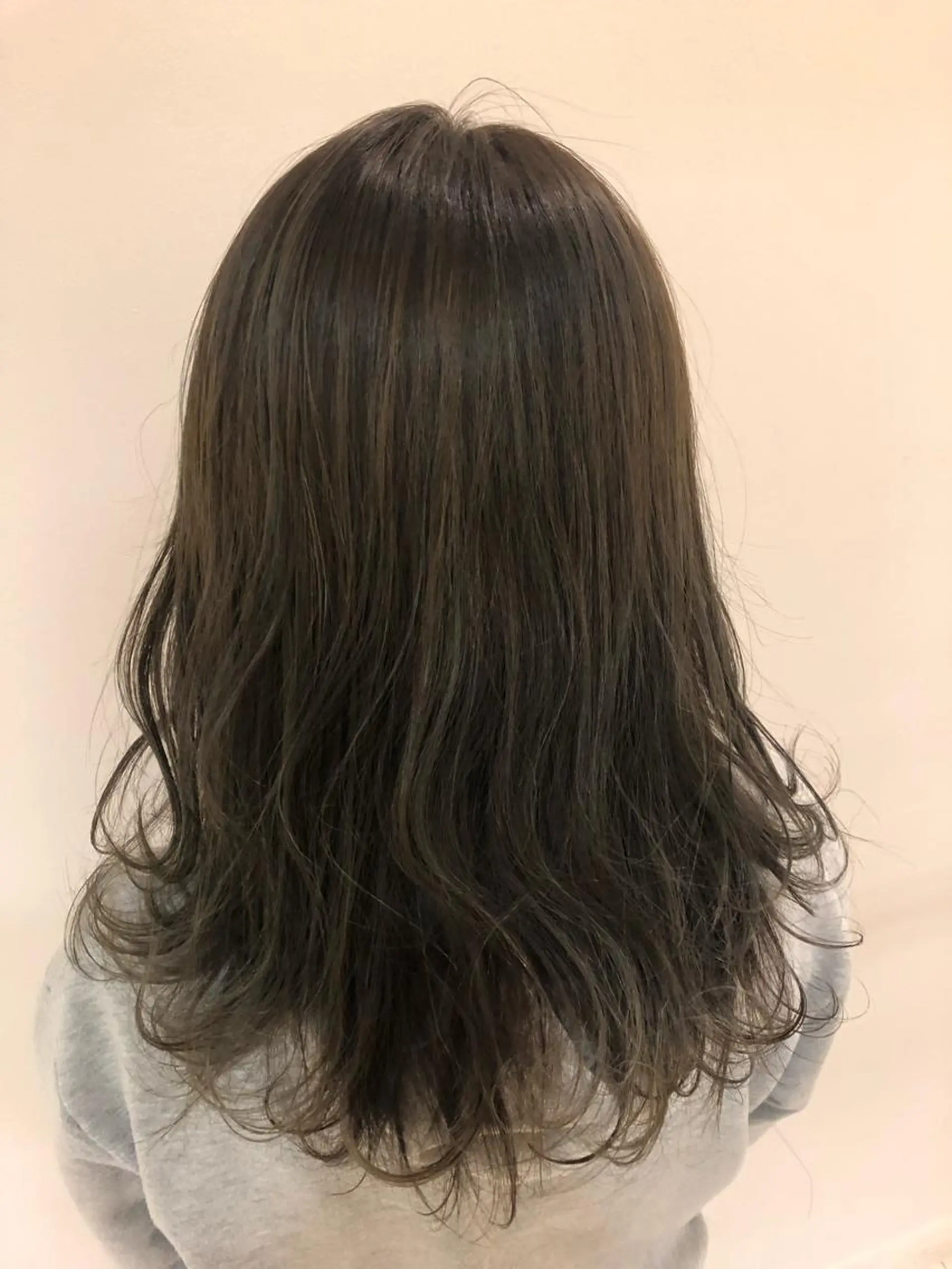 ロング カラー アッシュ ヘアカラー トリートメント ヘッドスパ 盛れるレイヤーカット 得意🌹井上美沙のヘアスタイル