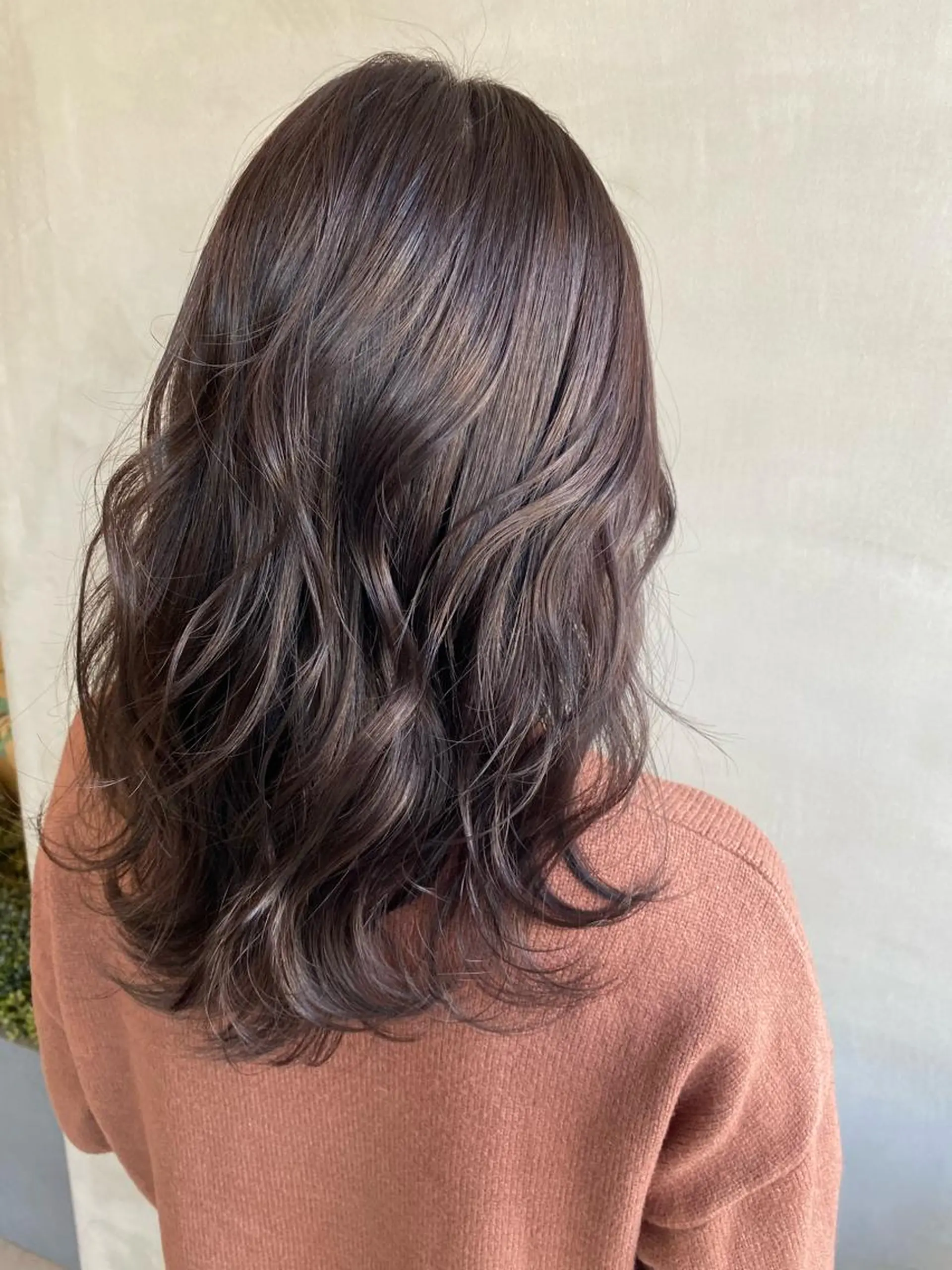 セミロング カラー ヘアアレンジ ネイル マツエク・マツパ カット ヘアカラー 夜23時まで予約🉑 reverieあきらのヘアスタイル