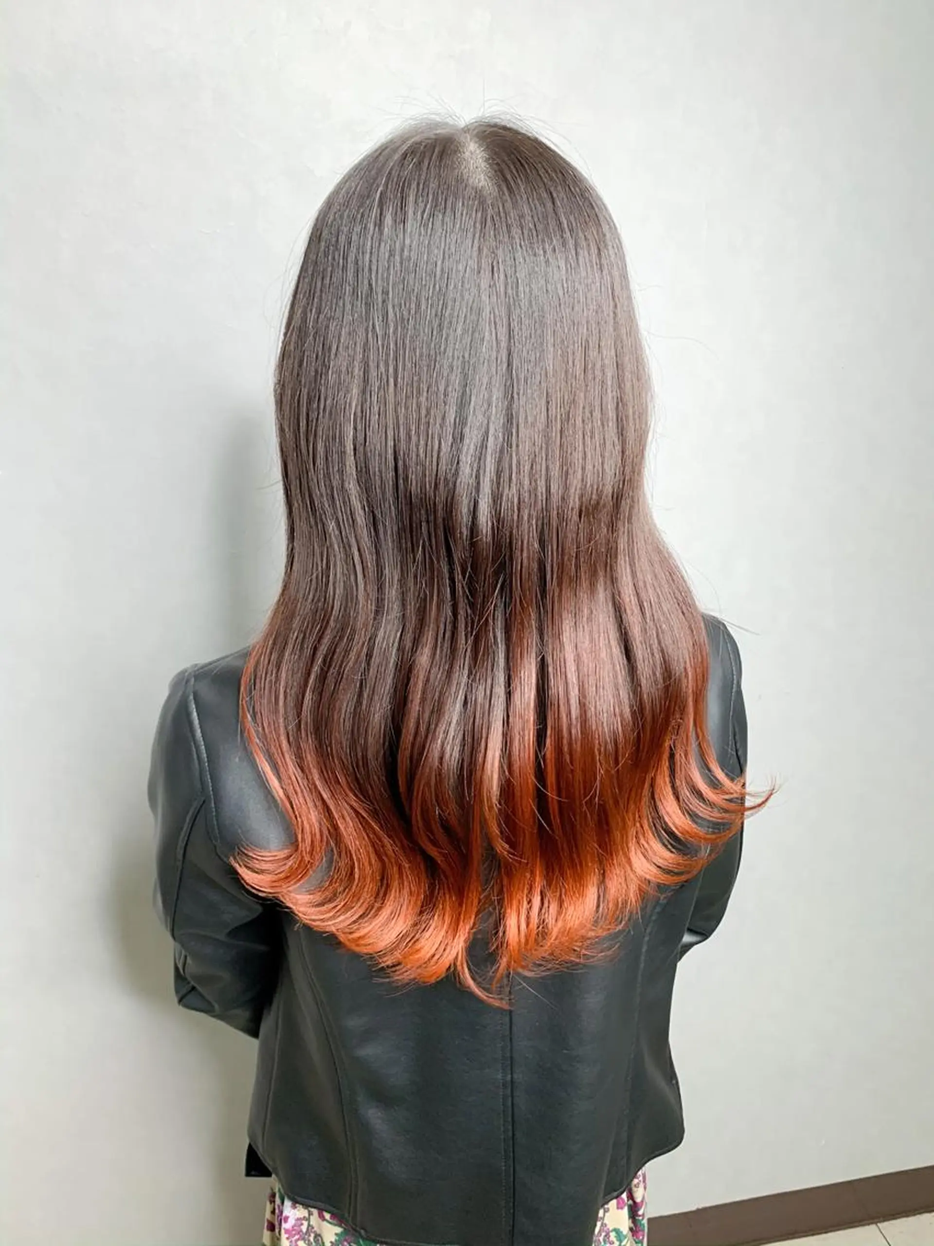 セミロング カラー グラデーションカラー オレンジ ヘアカラー 🌈 DAIKI 🌈のヘアスタイル