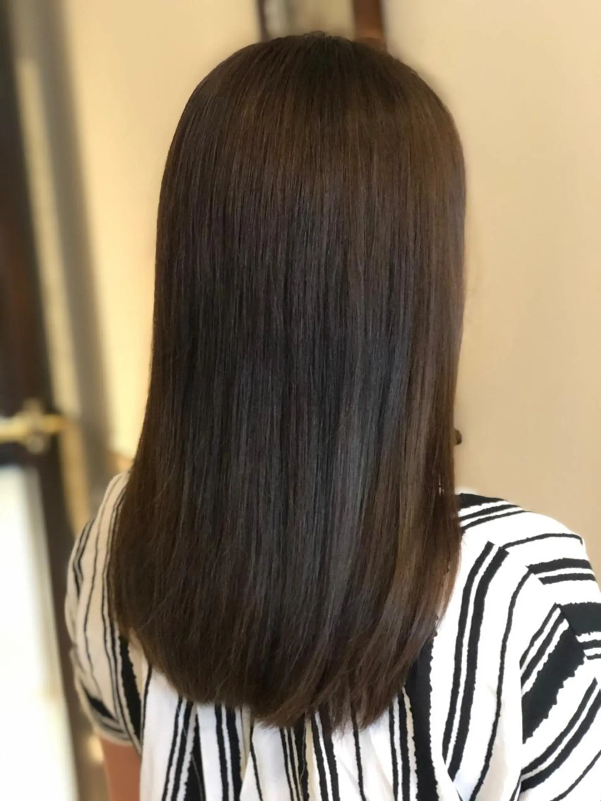 セミロング カラー アッシュ 嶌田 沙紀のヘアスタイル