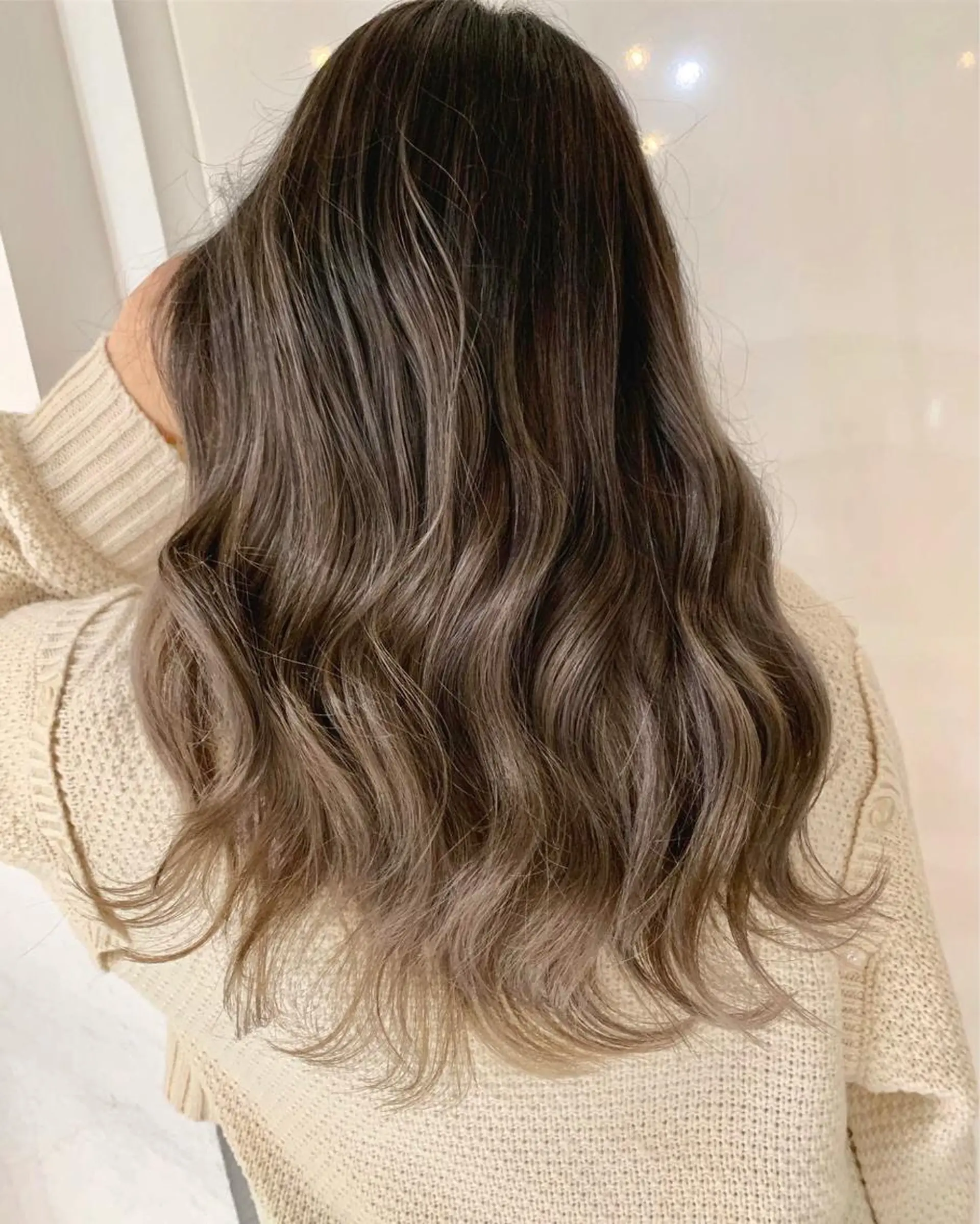 ロング カラー ベージュカラー グラデーションカラー ミルクティーベージュ 無料カットモデル募集 スタイリスト石井大夢のヘアスタイル