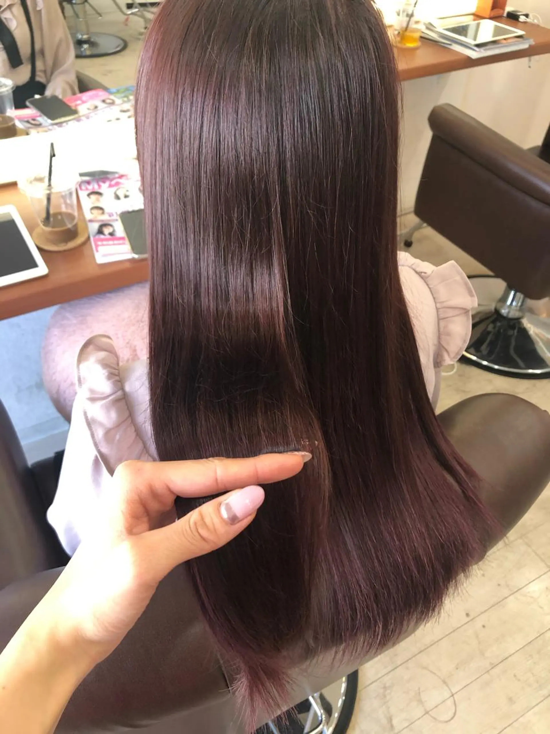 ロング カラー ブリーチ ブリーチなしカラー トリートメント カット ヘアカラー トリートメント ヘアセット Aujua ソムリエ 勝又舞夏のヘアスタイル