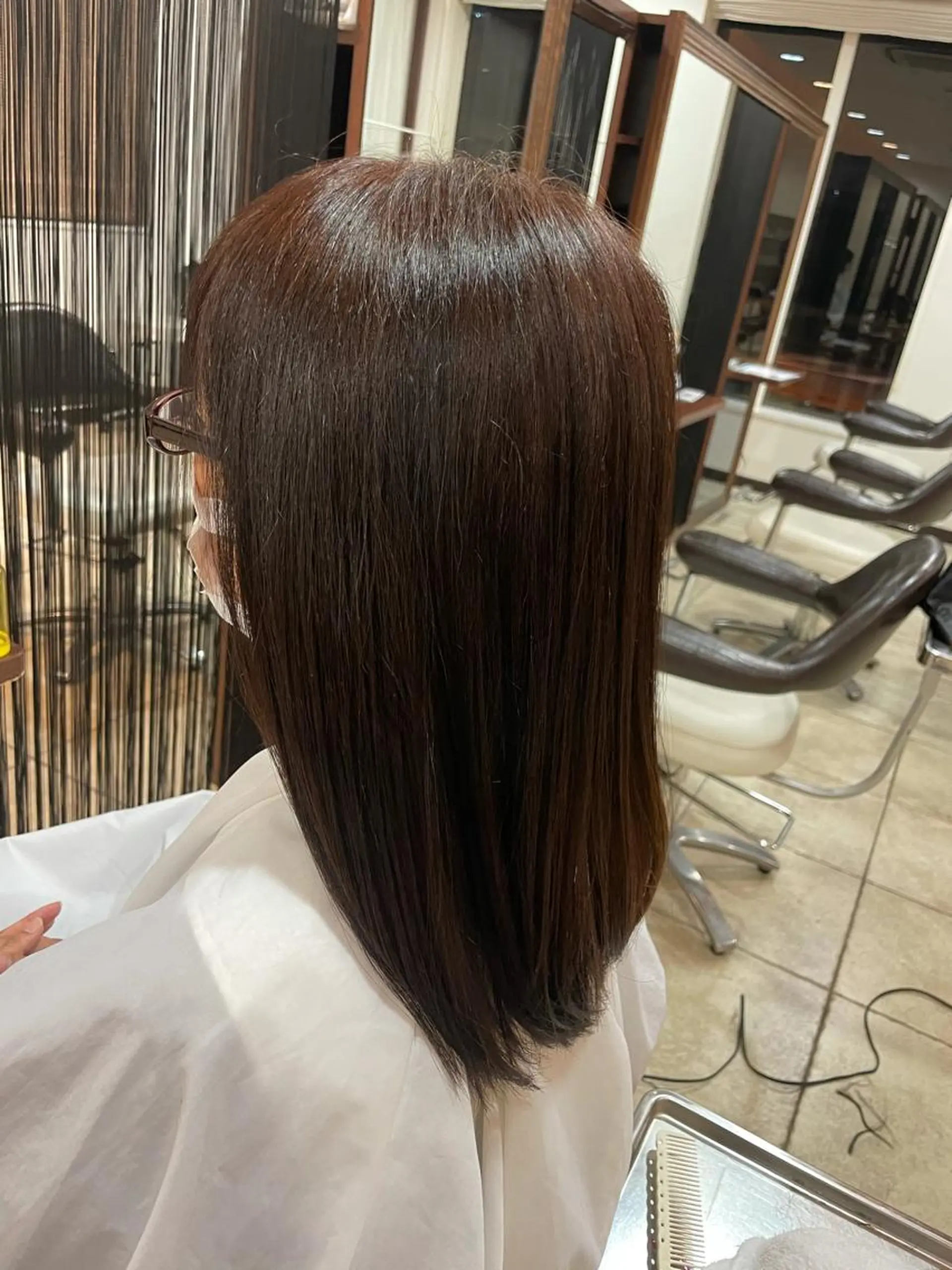 セミロング カット 吉田 桃夏のヘアスタイル