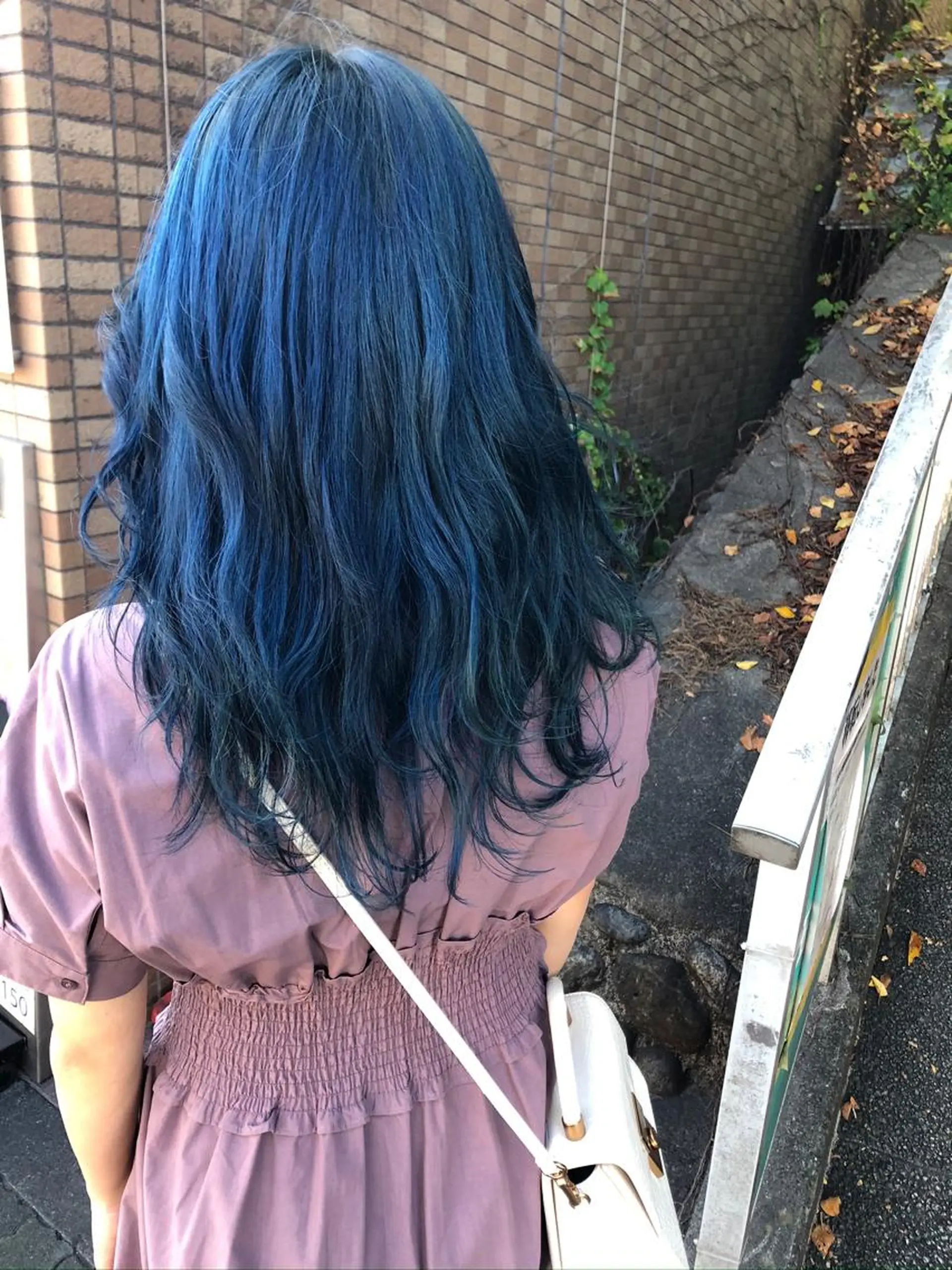 セミロング アートディレクター ワダヒサノリのヘアスタイル