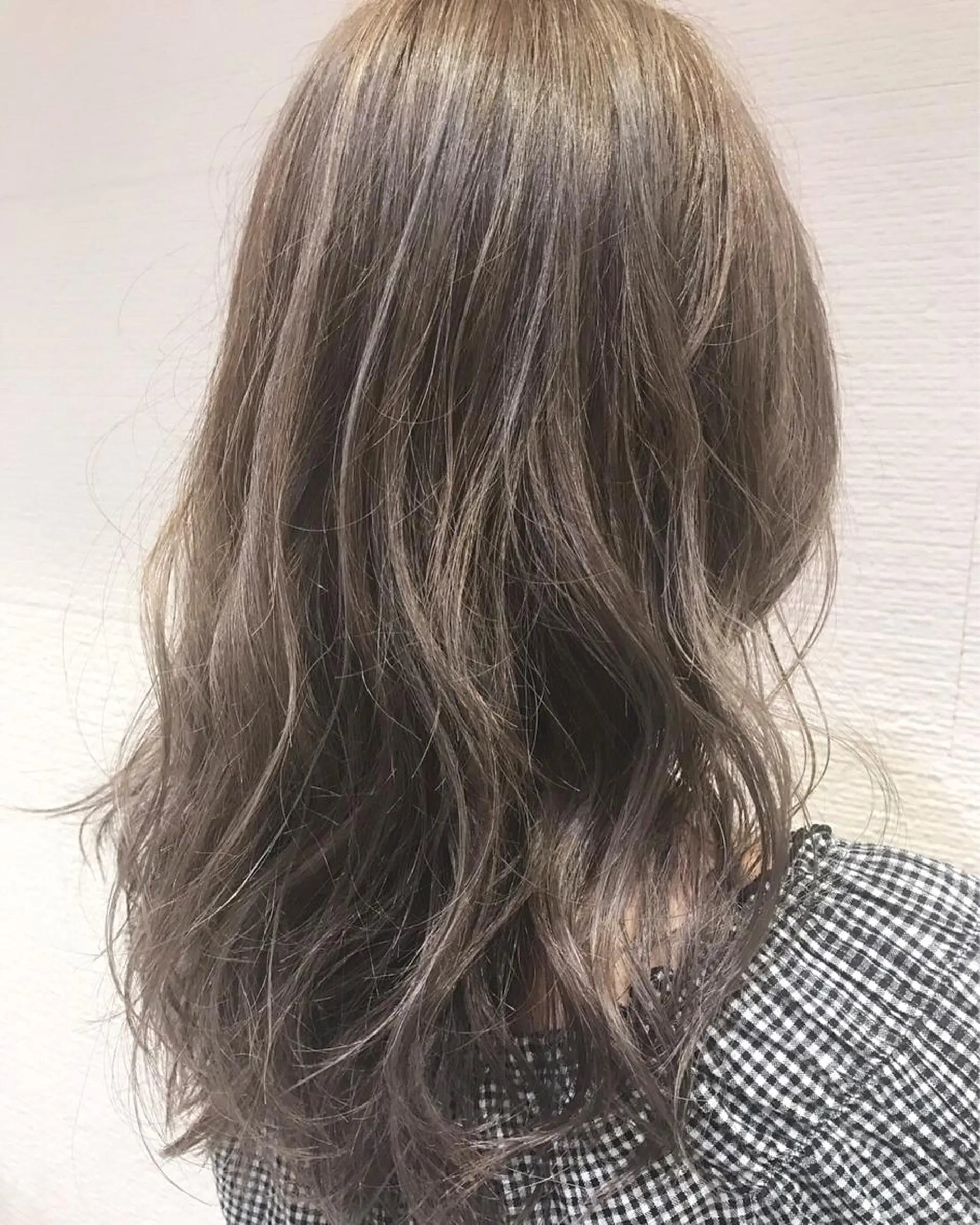 ロング カラー ハイライトカラー イルミナカラー ハイライト 清野 大のヘアスタイル
