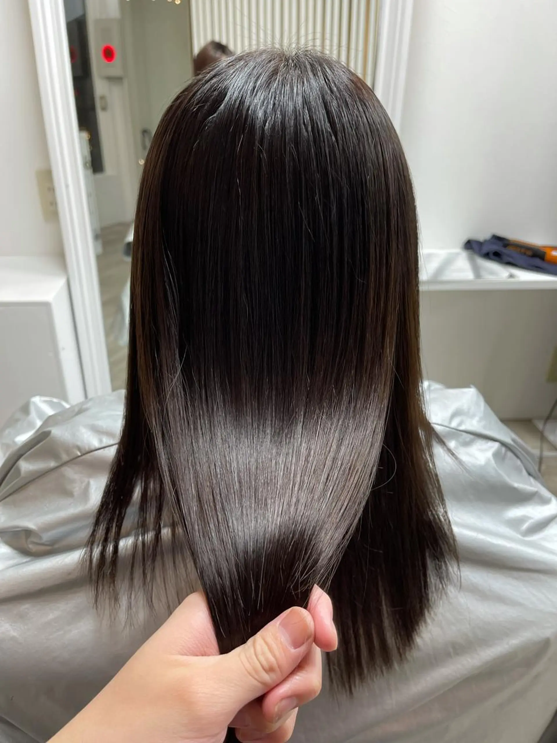 セミロング 酸性ストレート カット 縮毛矯正 トリートメント 川崎 龍馬のヘアスタイル