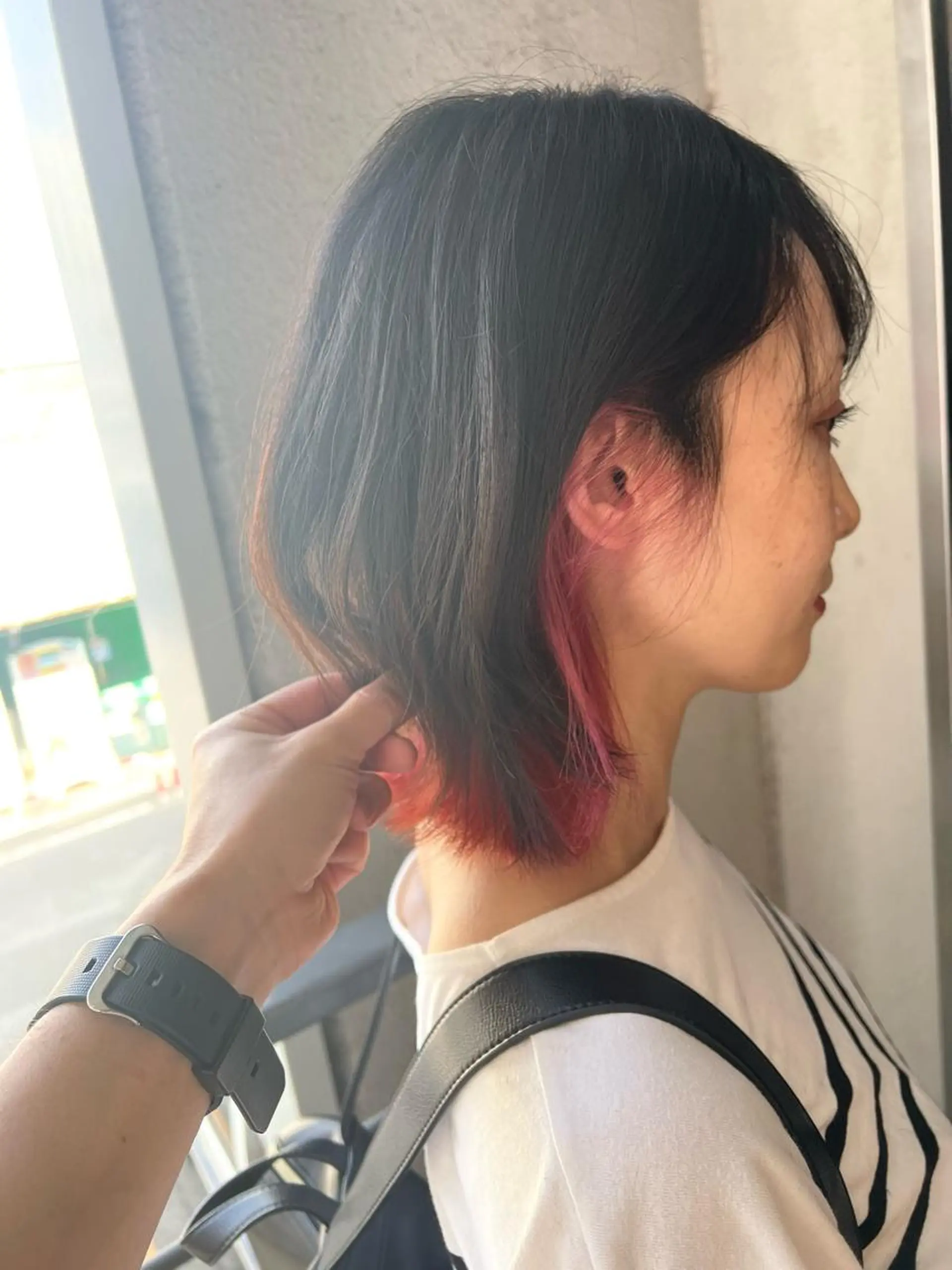 ショート カラー インナーカラー ピンクカラー ショートヘア ウルフカット ヘアカラー トリートメント Kazu .Kのヘアスタイル