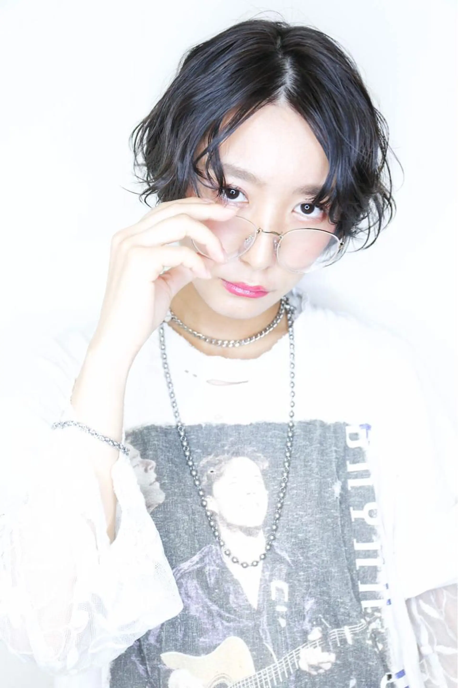 ショート カラー パーマ ウルフカット／吉村 桃子のヘアスタイル