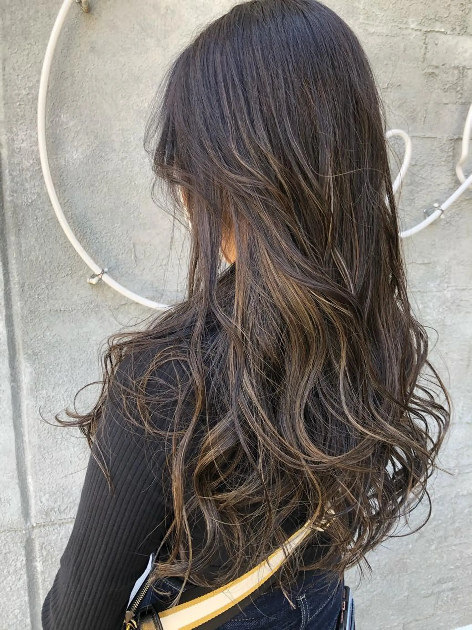 ロング ブリーチ毛矯正.髪質 改善.髪にドラマをのヘアスタイル