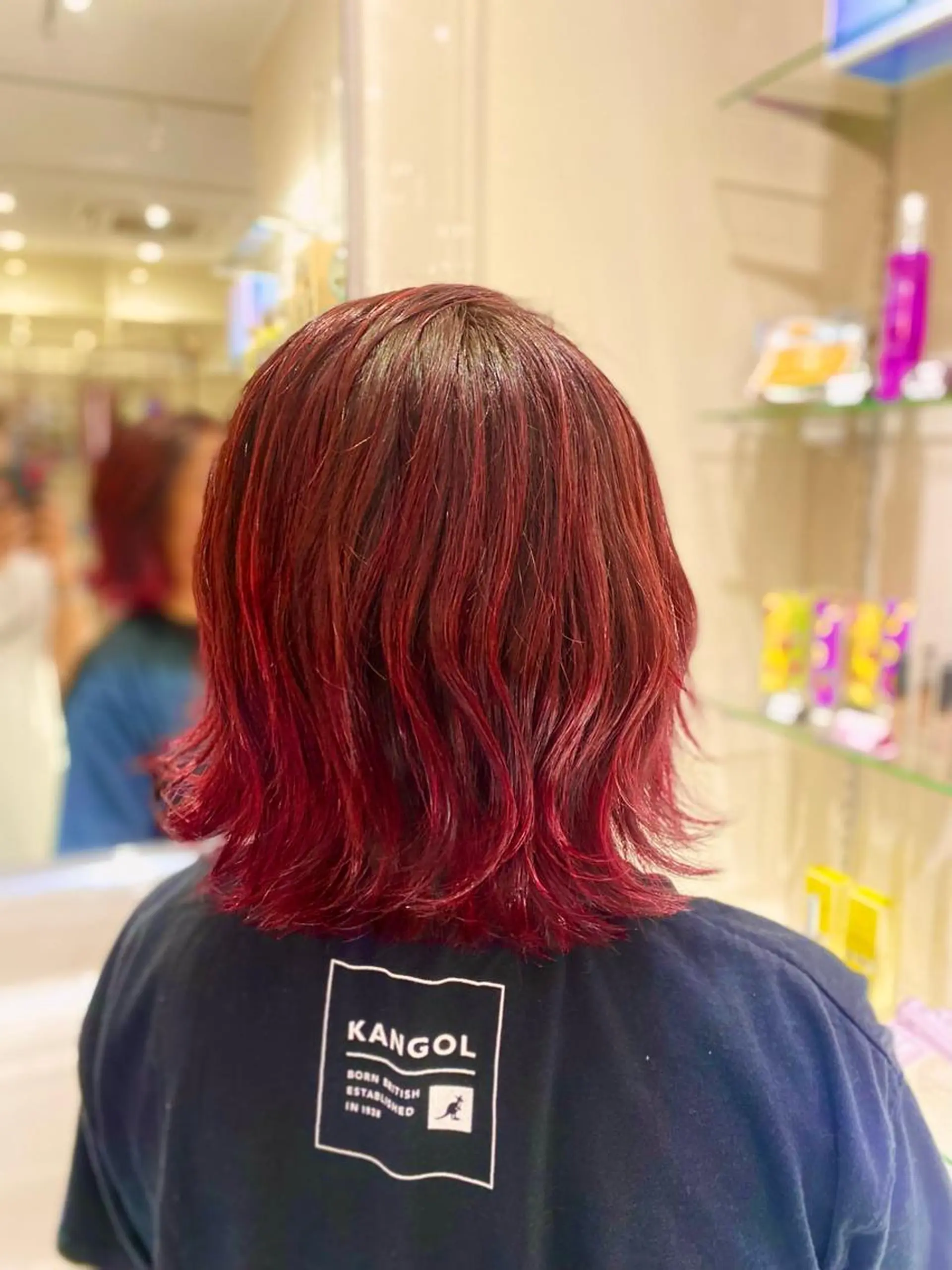 ミディアム カラー ハイライトカラー ピンクカラー レッドカラー ハイライト ヘアカラー Style Tのヘアスタイル