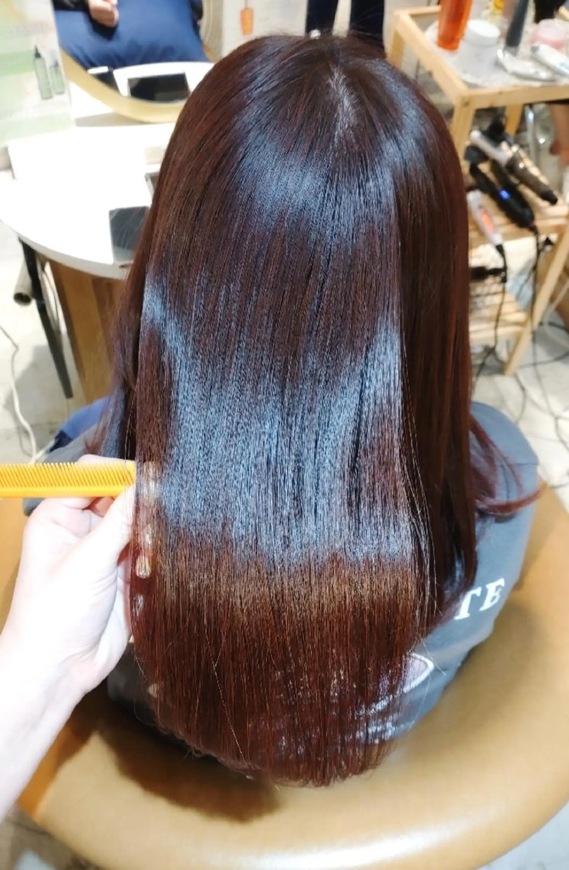 セミロング 縮毛矯正/レイヤー 💎やまもとちひろのヘアスタイル