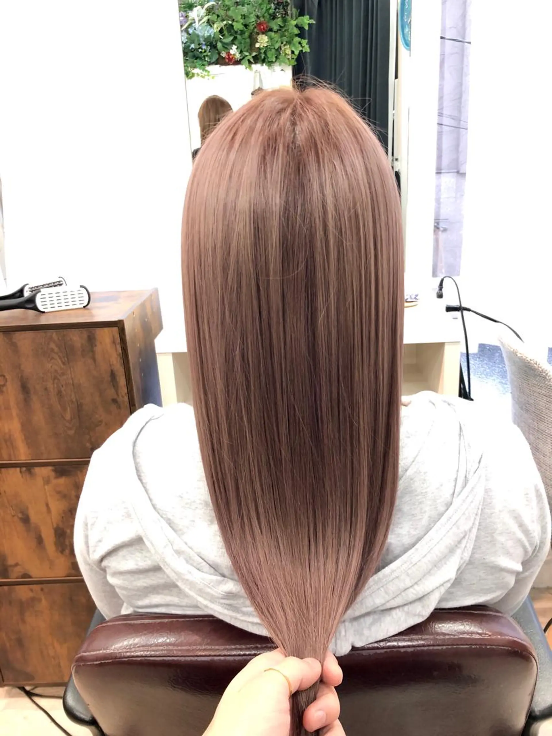 ロング カラー ブリーチ トリートメント 100%髪質改善特化 TRUNSのヘアスタイル