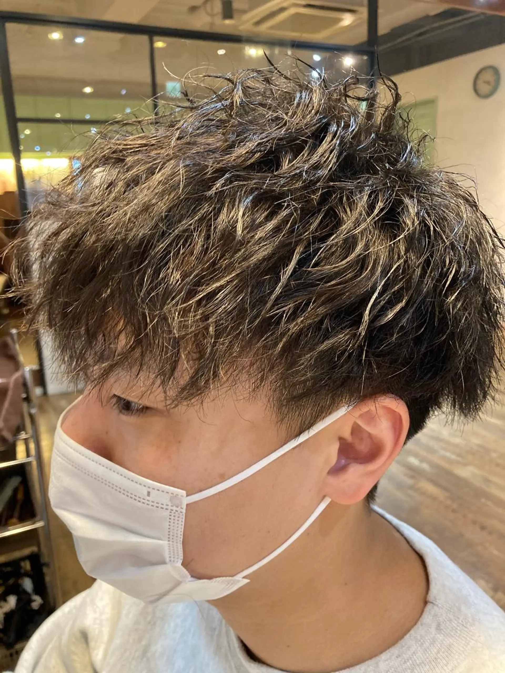 ショート パーマ メンズ メンズパーマ メンズツイストパーマ ツイストパーマ カット パーマ 内村 純也のヘアスタイル