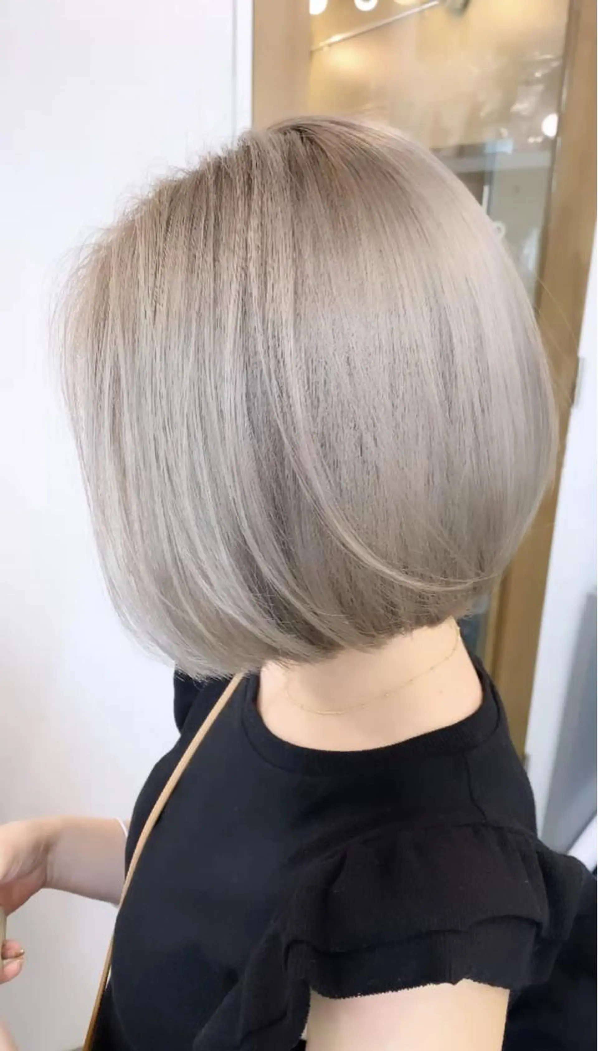 ショート カラー ヘアアレンジ ブロンド ショートヘア CARAT堺東 Aujua認定サロンのヘアスタイル