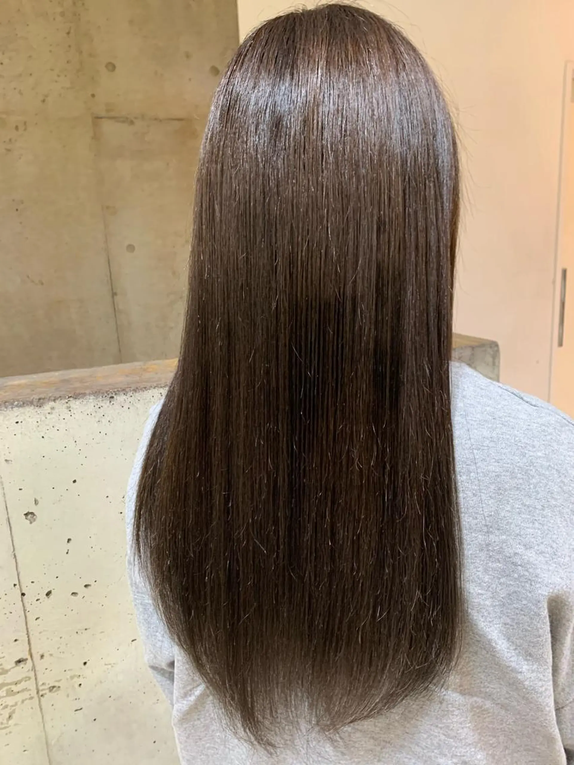 ロング カラー グレージュ イルミナカラー 顔周り/暗髪カラー 艶カラー/アベマホのヘアスタイル