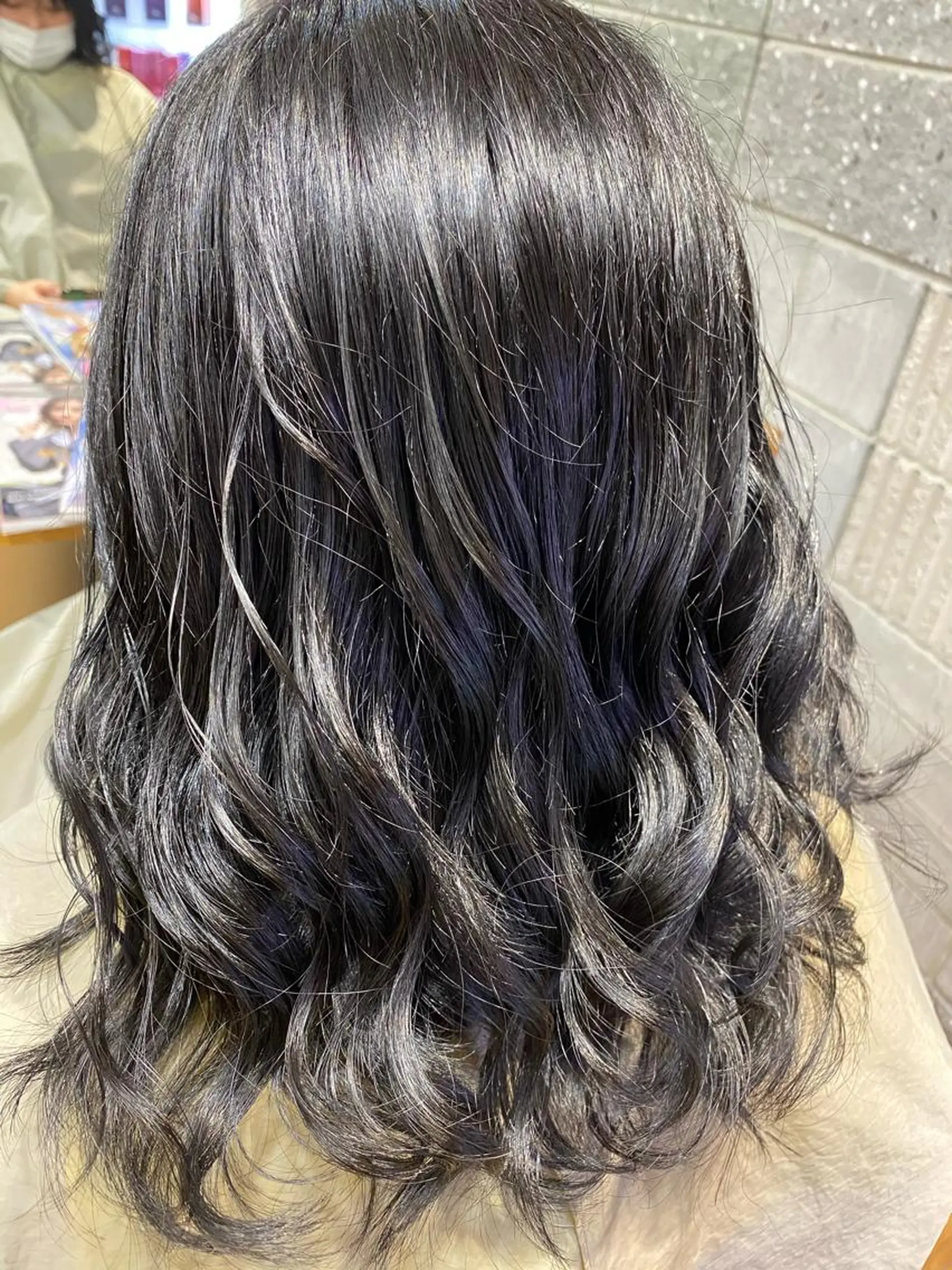 セミロング カラー ヘアアレンジ 黒髪 ブルーカラー ブルーブラック 久米 治仁のヘアスタイル