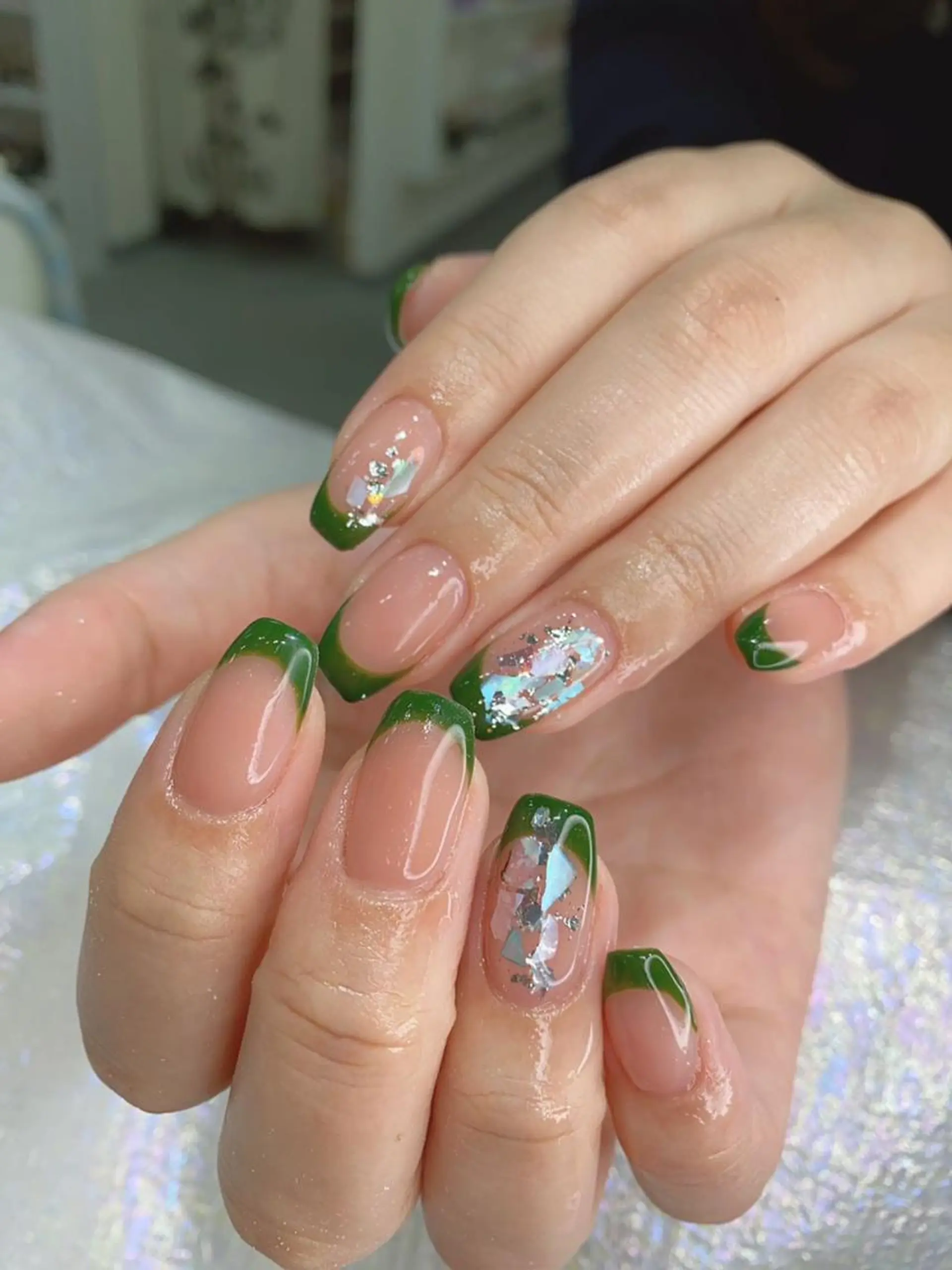 ネイル フレンチネイル ガラスフレンチ ミラーネイル Queens ひなのネイルデザイン