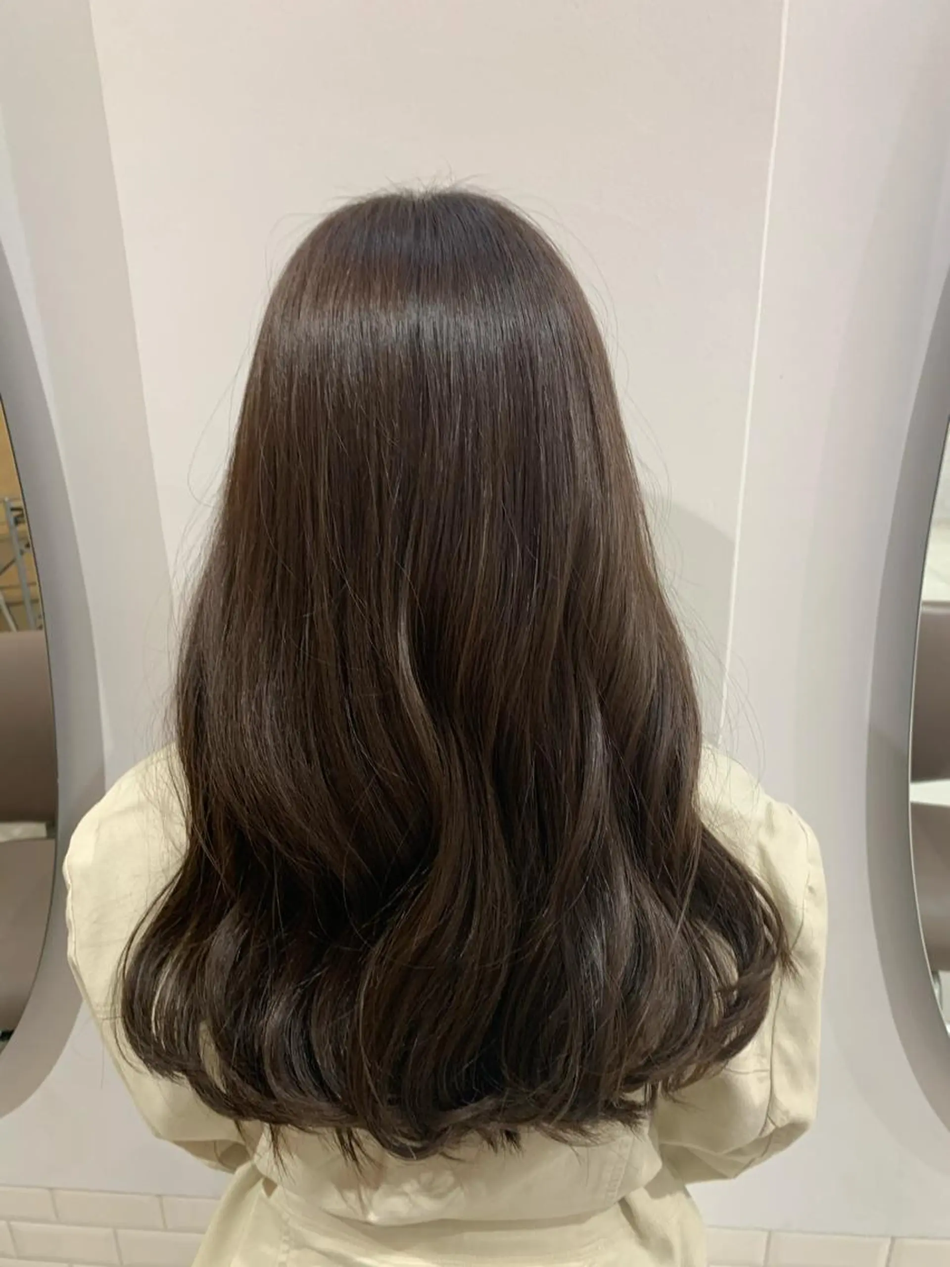 ロング ヘアカラー トリートメント 米津 優花のヘアスタイル