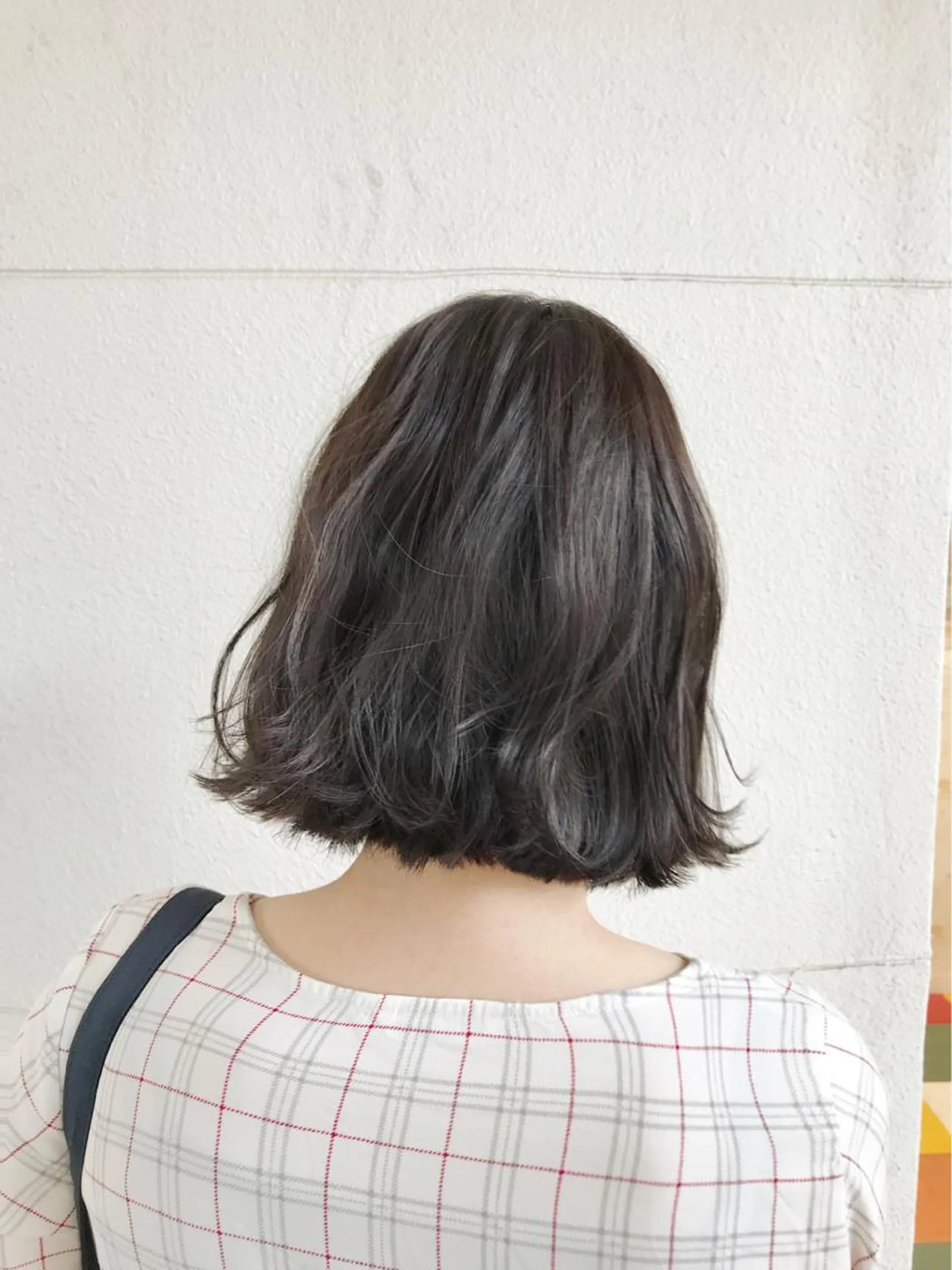 ショート カラー 透明感カラー グレージュ ボブ 外ハネヘア ボブ・レイヤーカット 吉敷航一のヘアスタイル