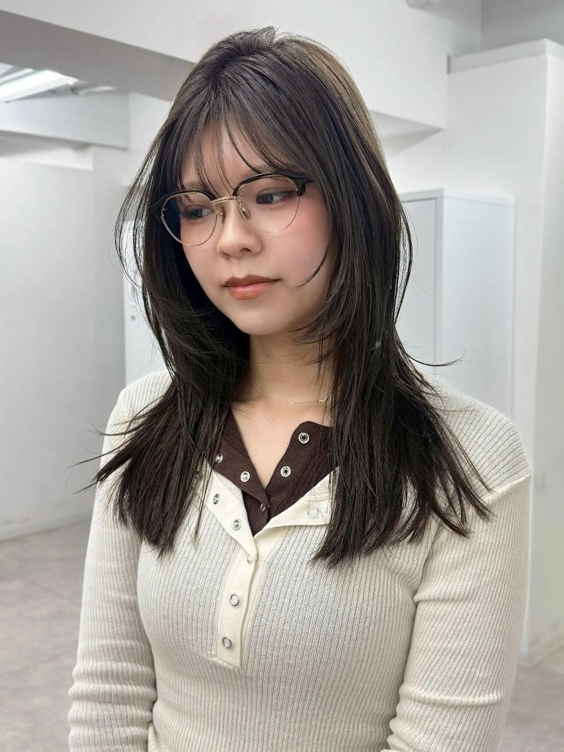 セミロング カラー 髪質改善 縮毛矯正 newi fhami 吉祥寺のヘアスタイル