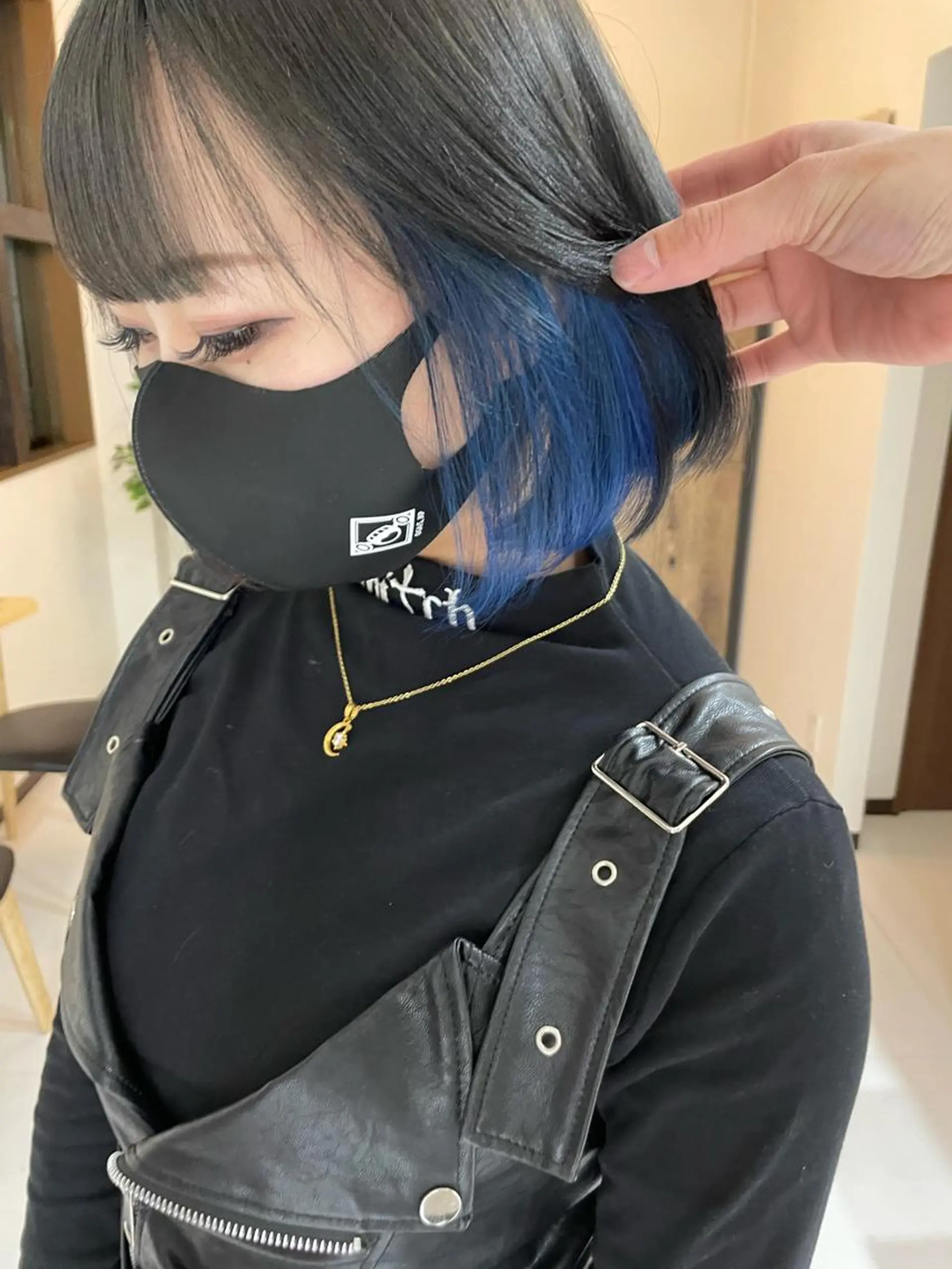 ショート カラー ブルーカラー インナーカラー ヘアカラー 守屋 颯太のヘアスタイル